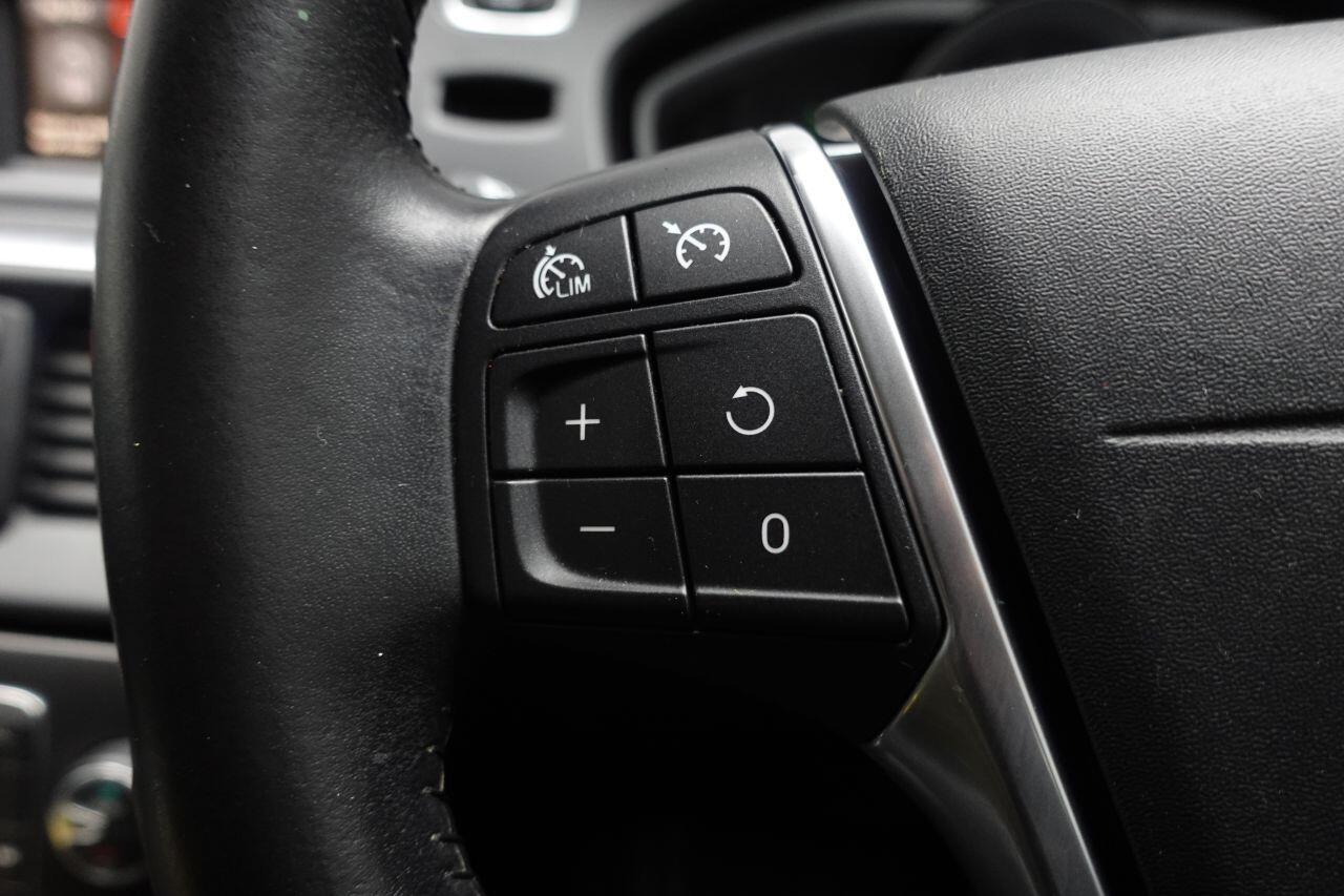 Volvo V40 CROSS COUNTRY - Image 31