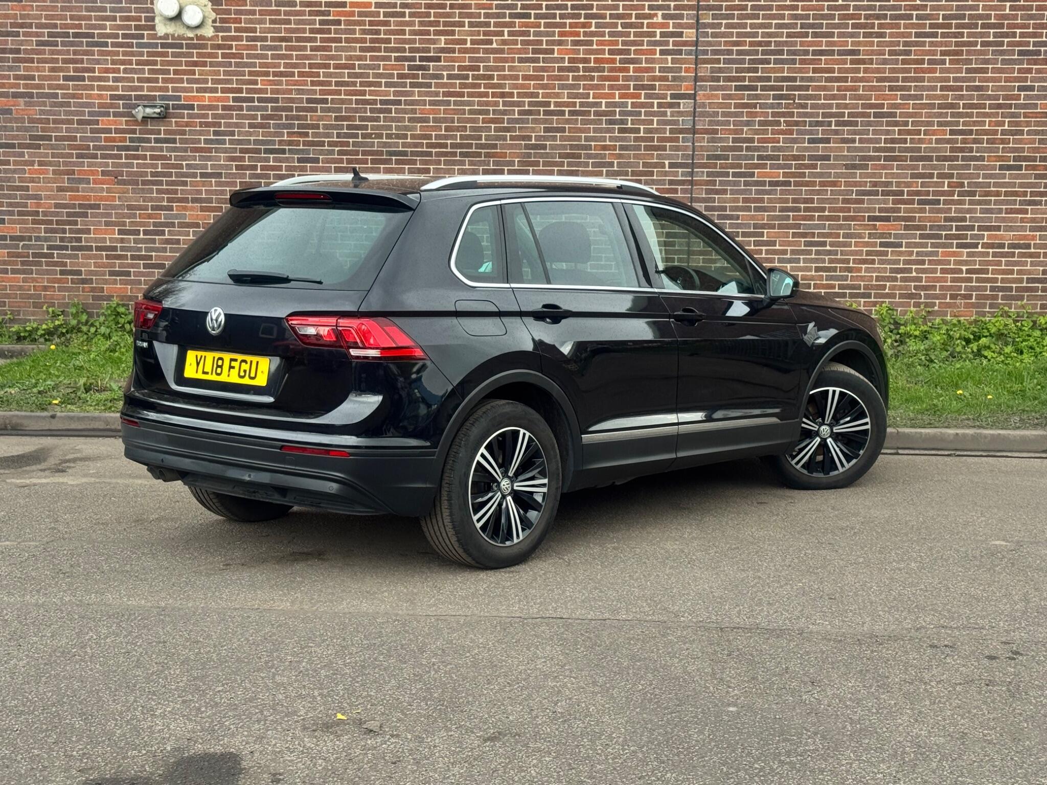 Volkswagen Tiguan - Image 6