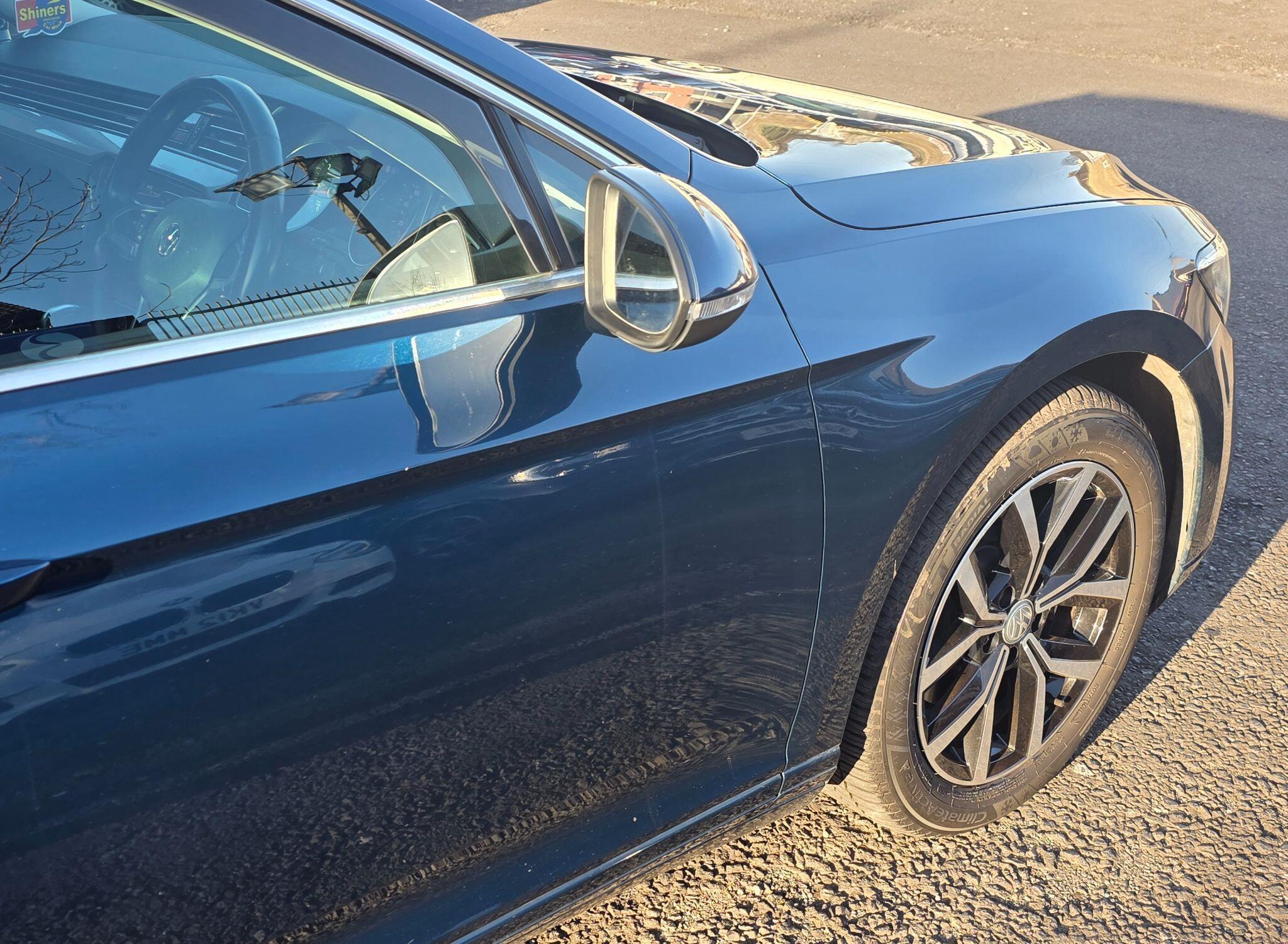 Volkswagen Passat - Image 10