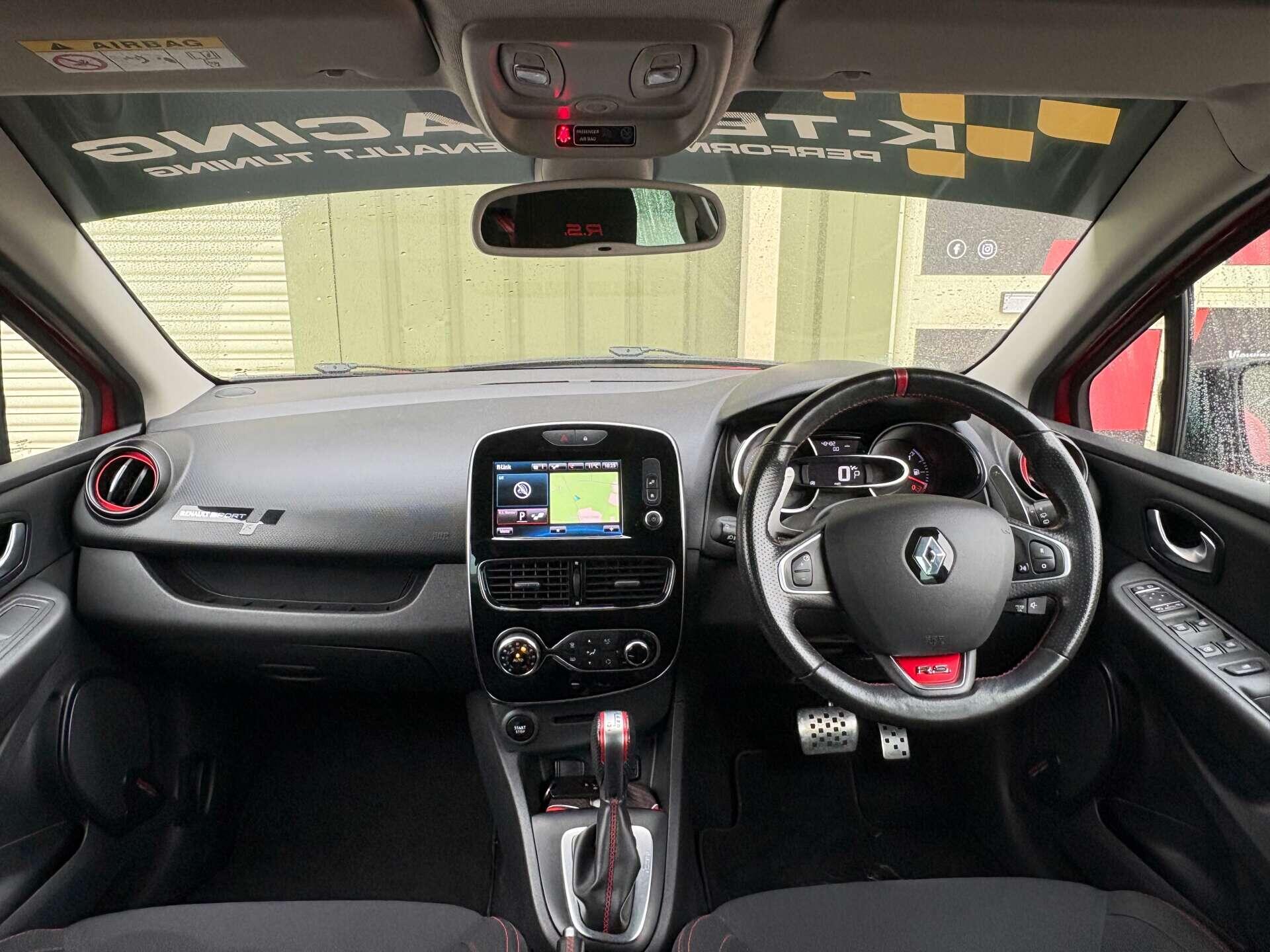 Renault Clio - Image 13