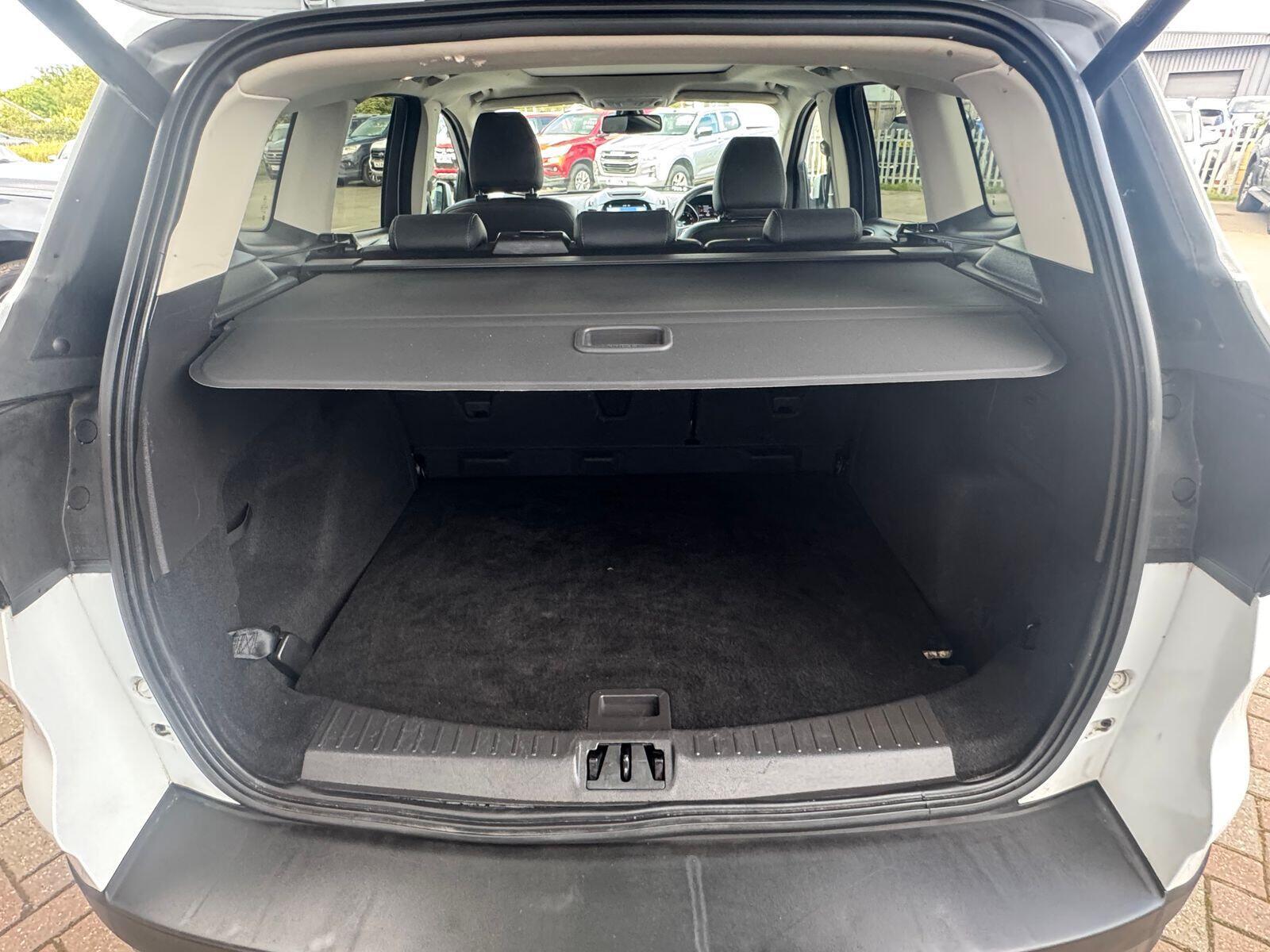Ford Kuga - Image 10