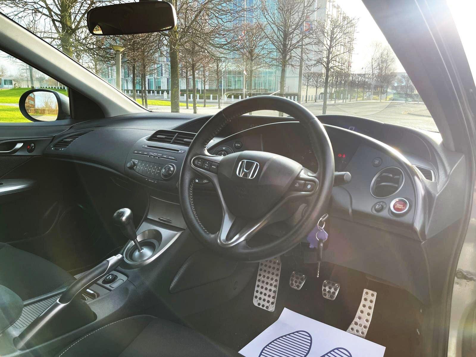 Honda Civic - Image 15