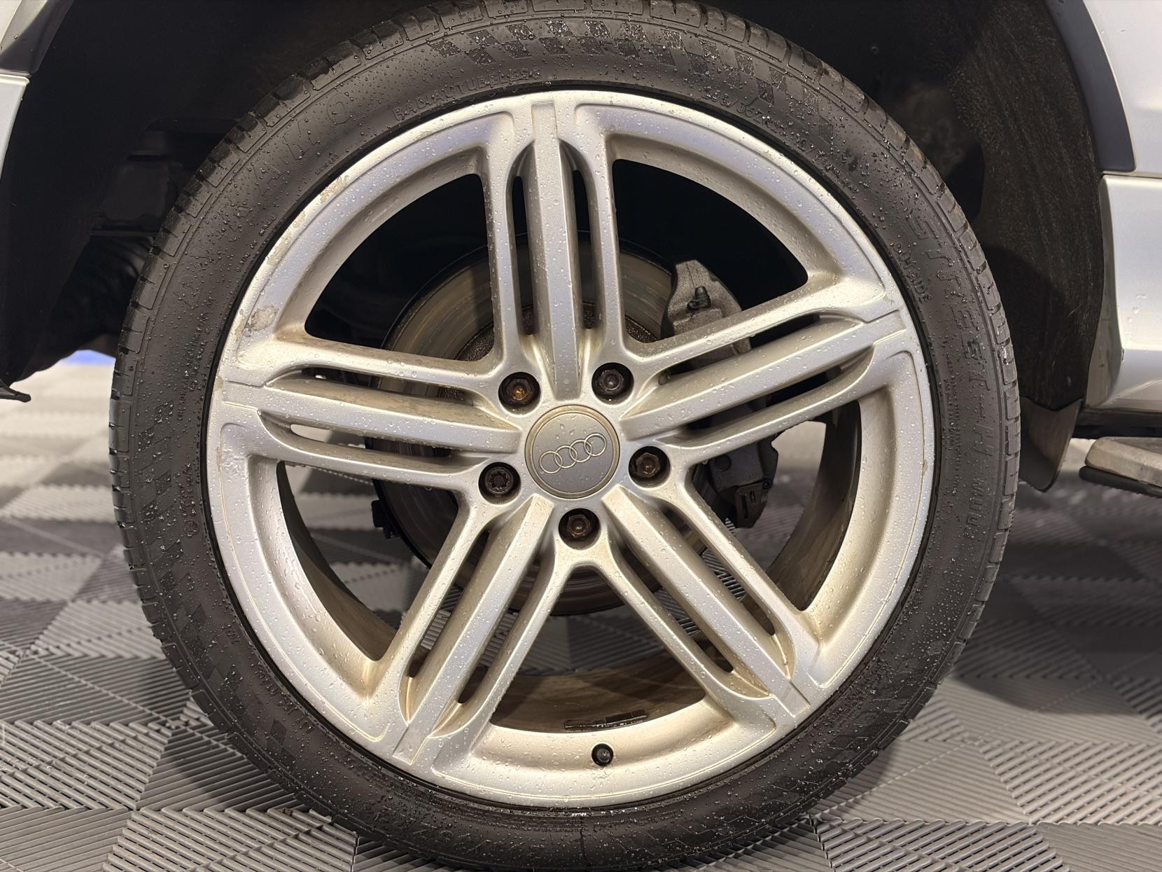 Audi Q7 - Image 16