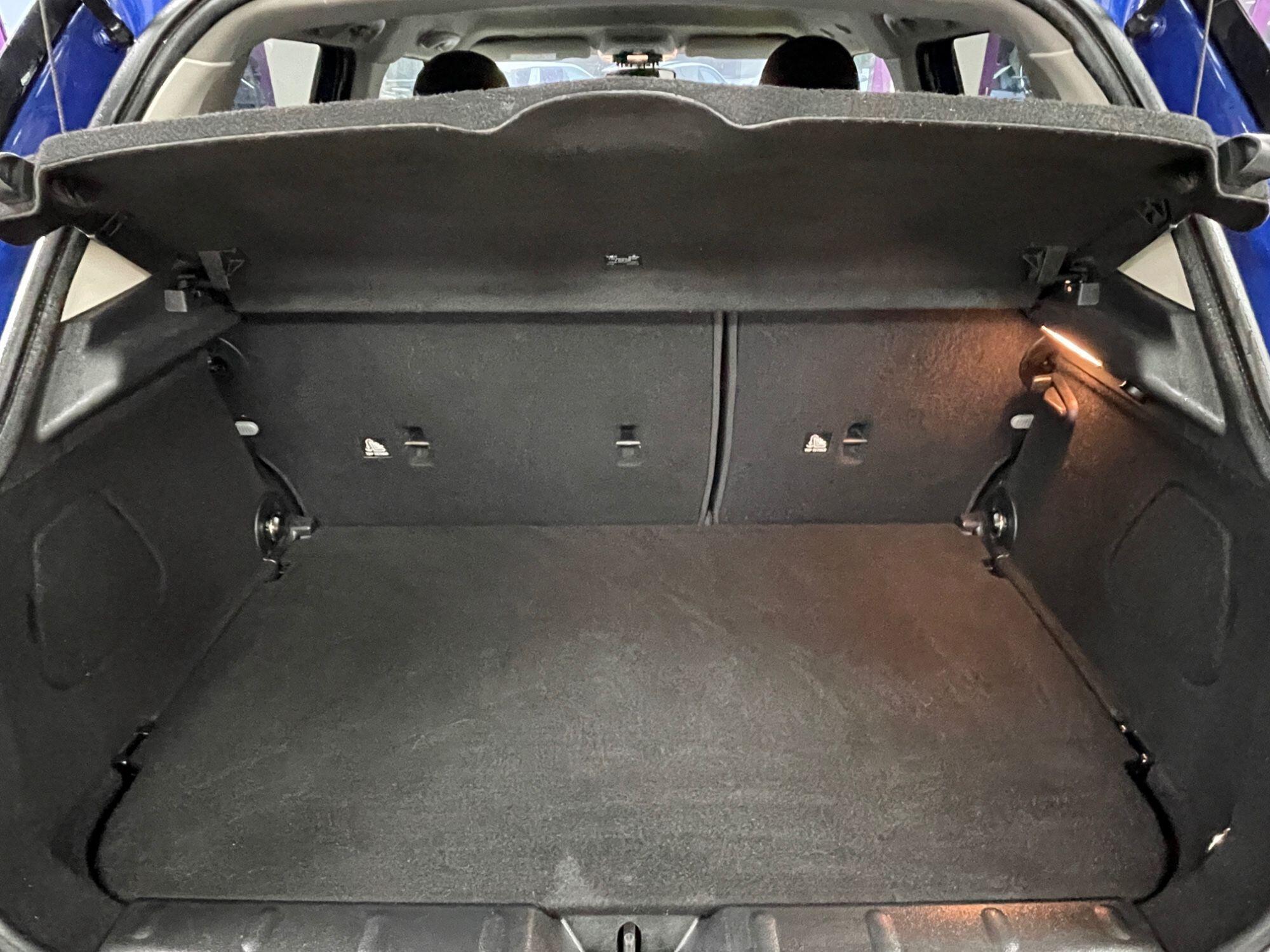 MINI Hatch - Image 18