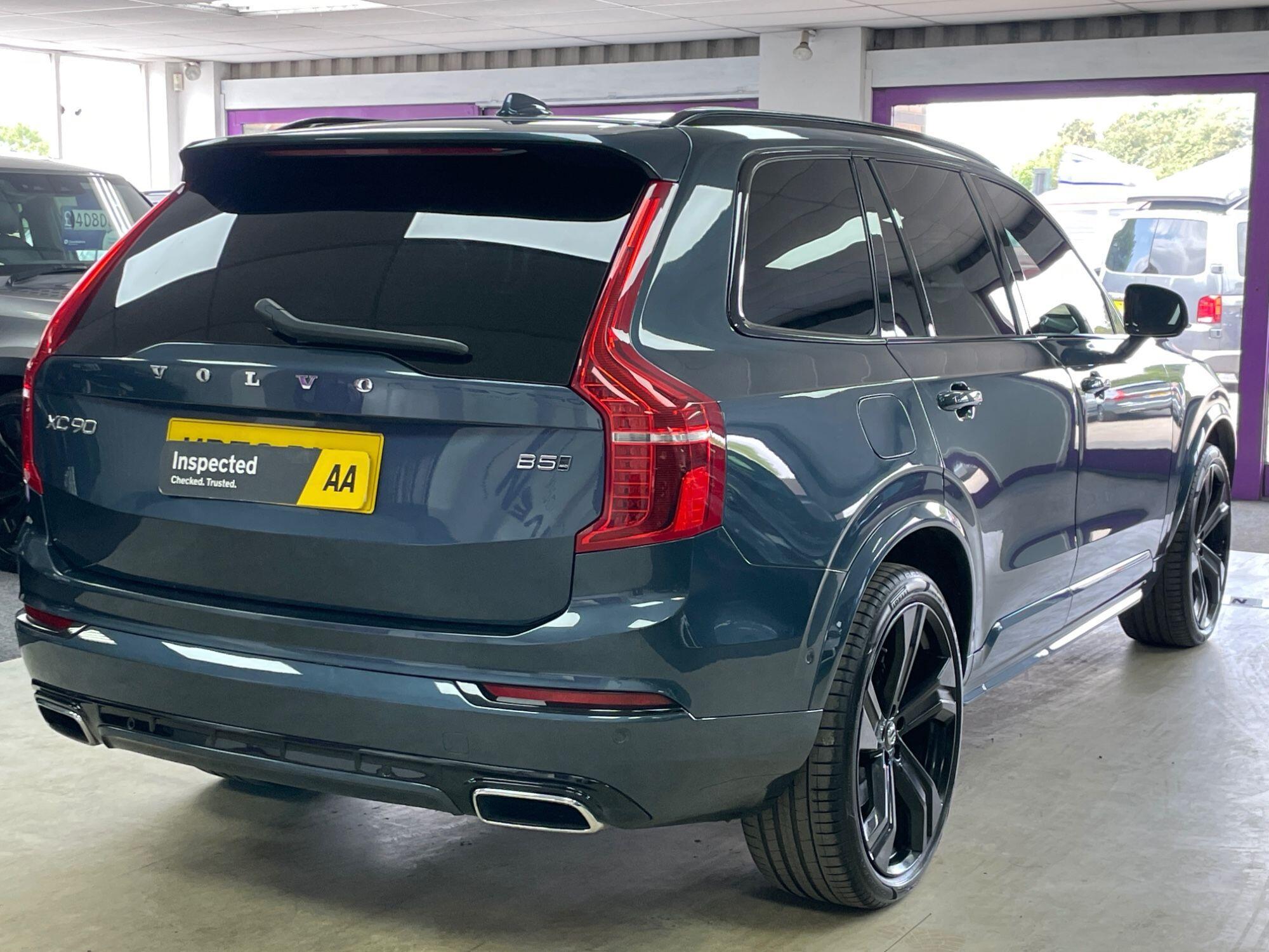 Volvo XC90 - Image 11