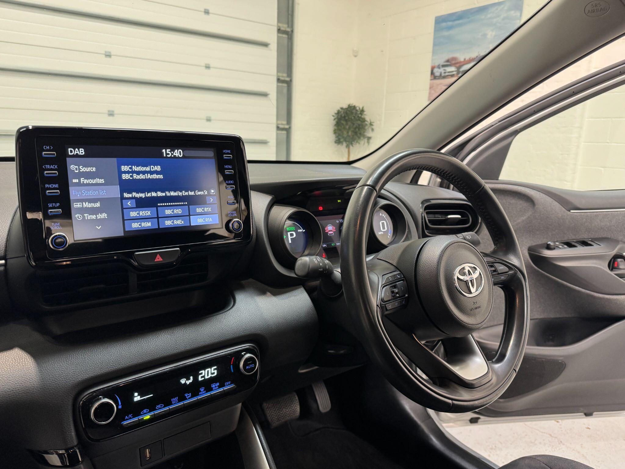 Toyota Yaris - Image 52