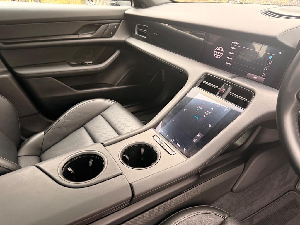 Porsche Taycan - Image 34