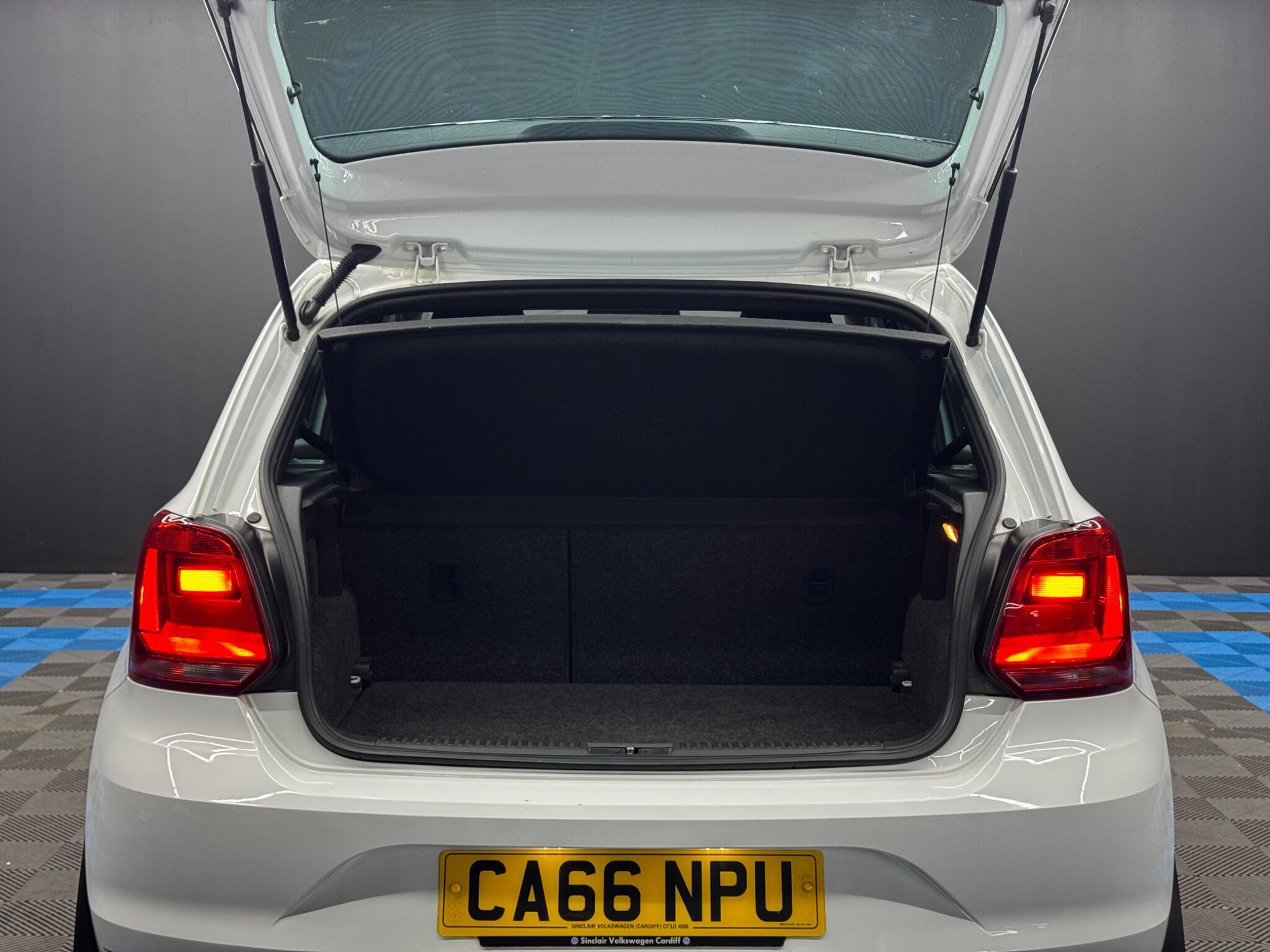 Volkswagen Polo - Image 34