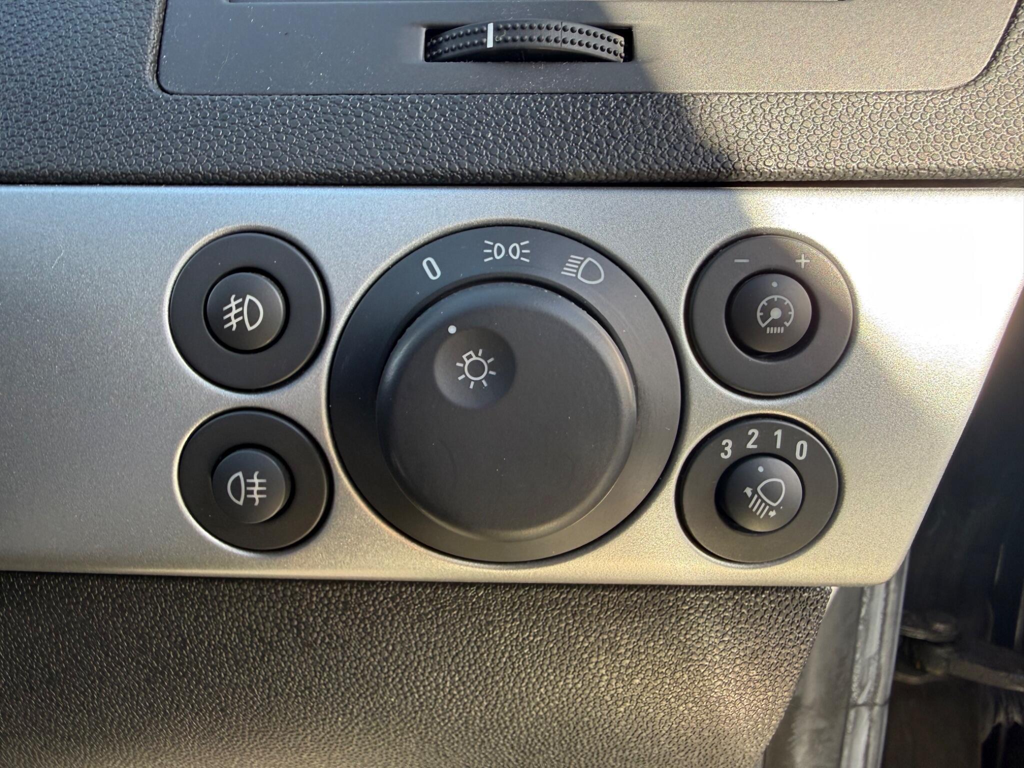 Vauxhall Astra - Image 26