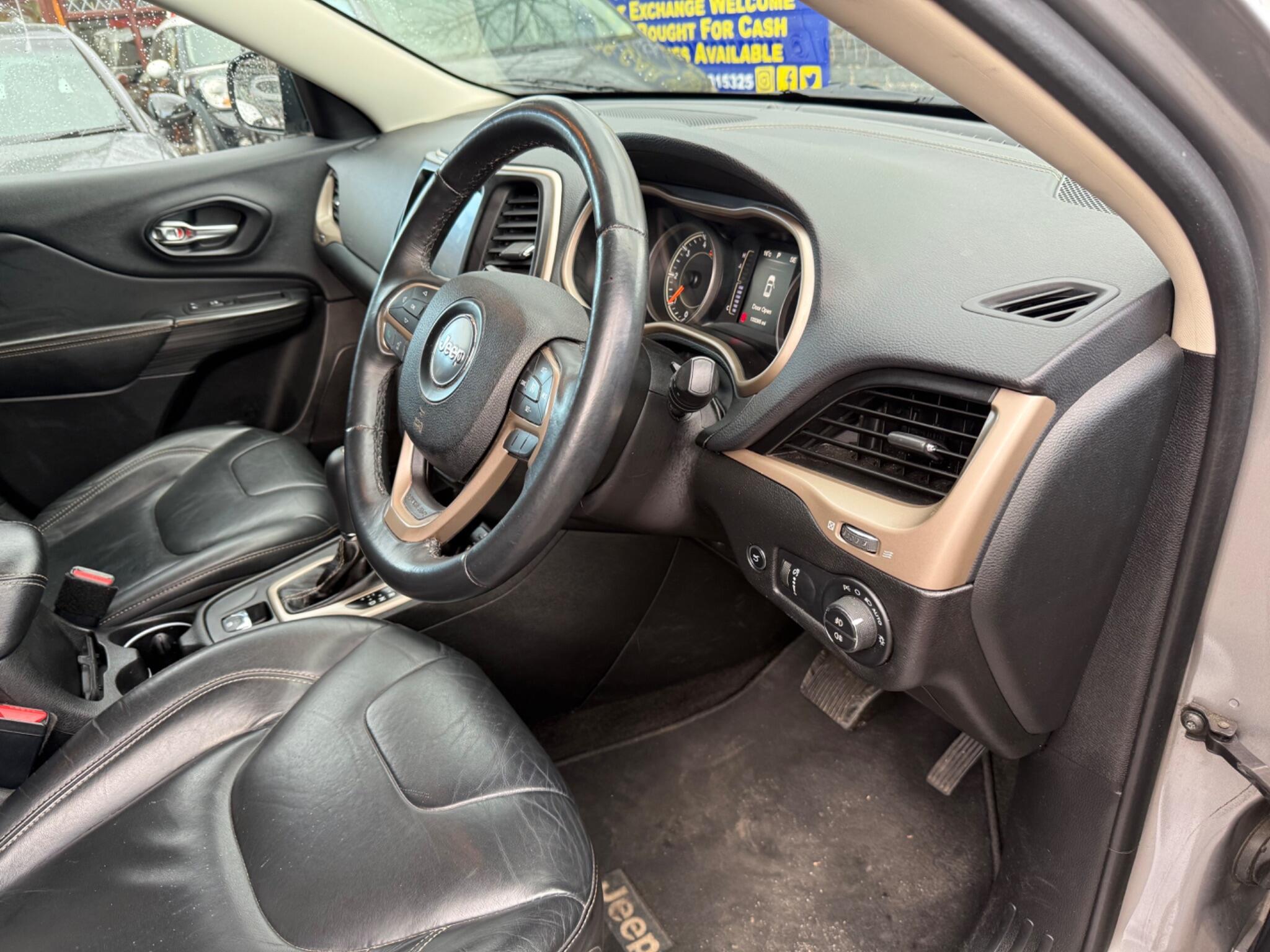 Jeep Cherokee - Image 23