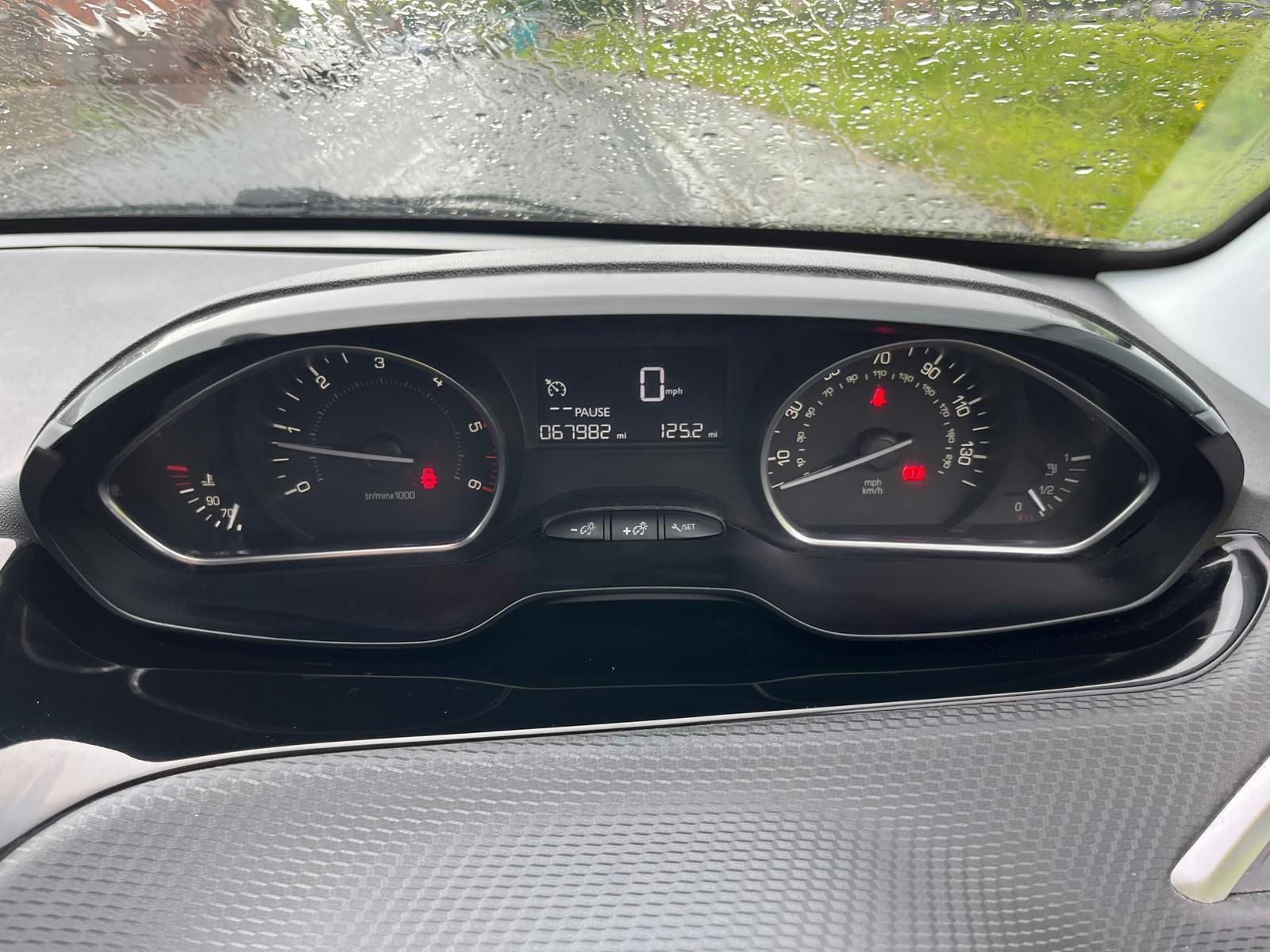 Peugeot 208 - Image 19