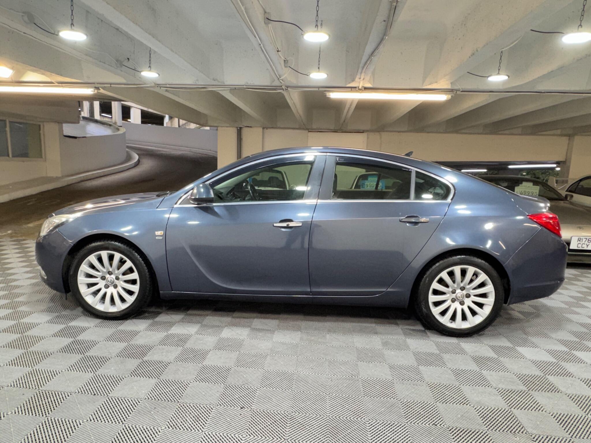 Vauxhall Insignia - Image 3