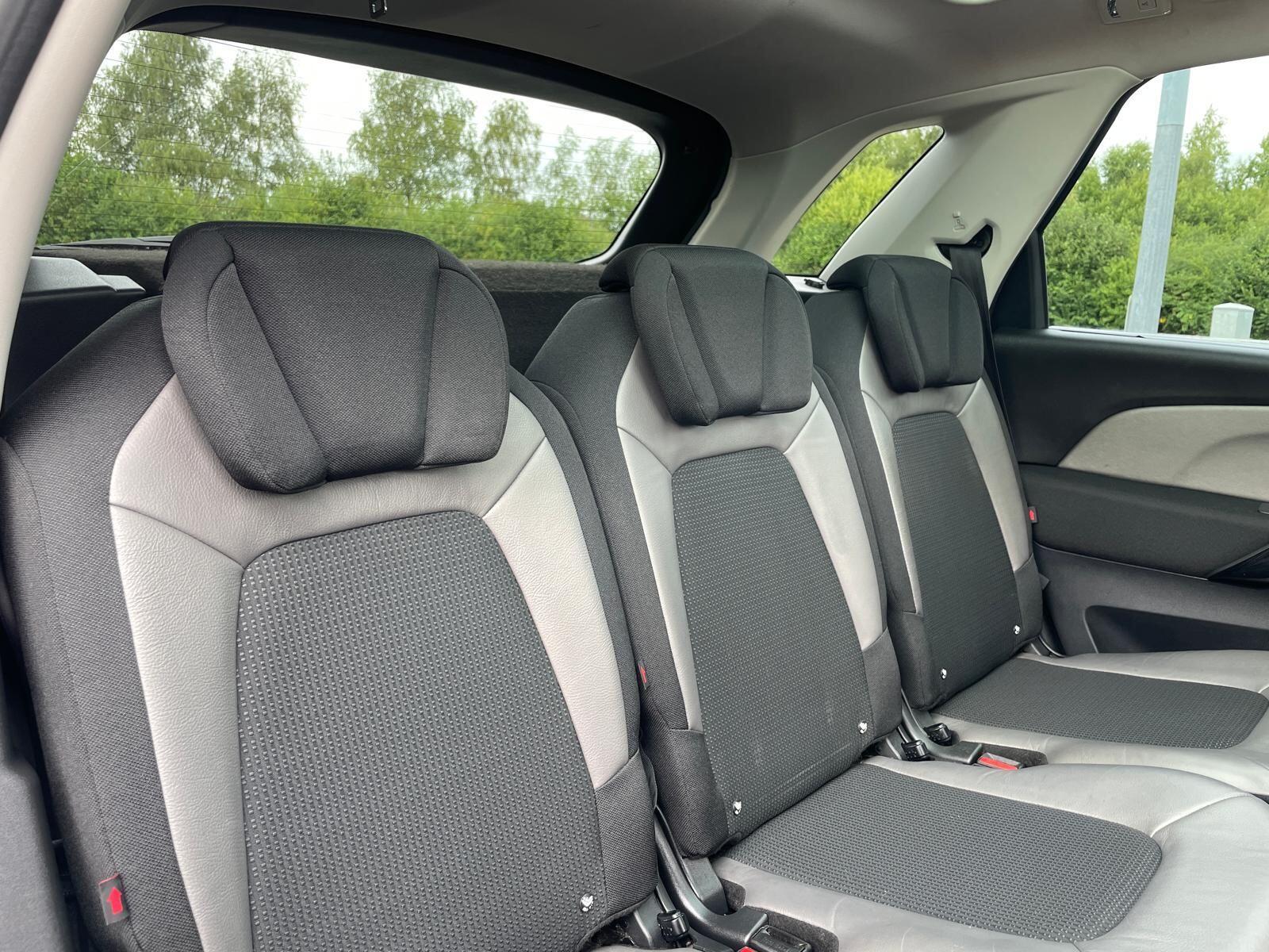 Citroen C4 Picasso - Image 19
