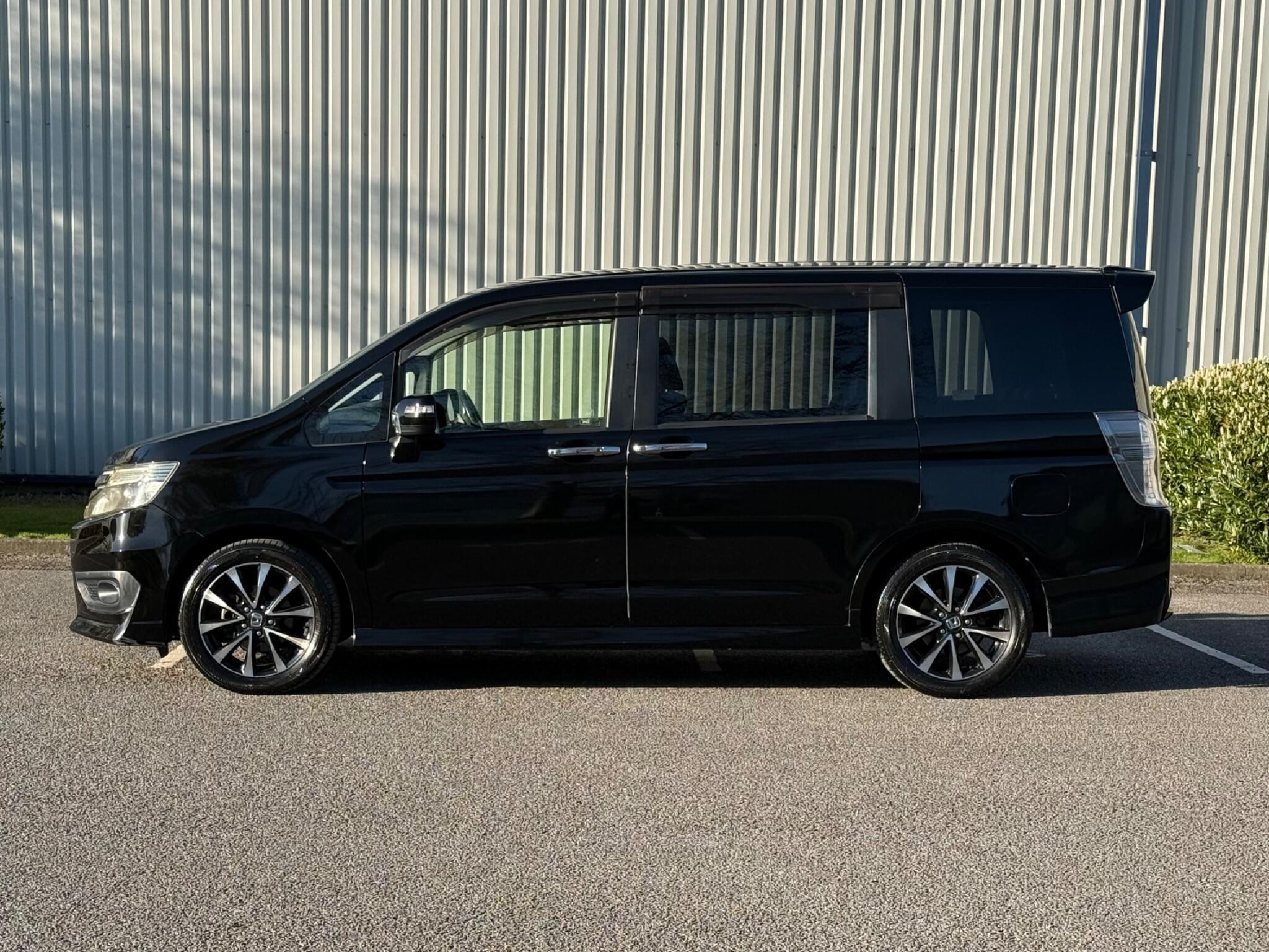 Honda Stepwagon - Image 13