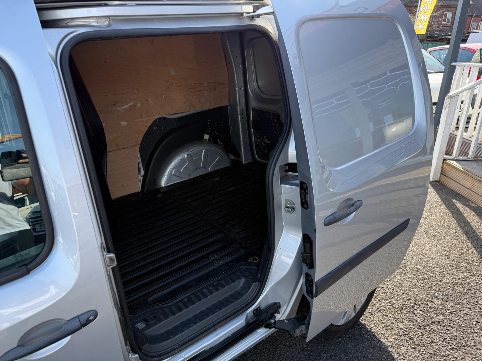 Renault Kangoo - Image 42