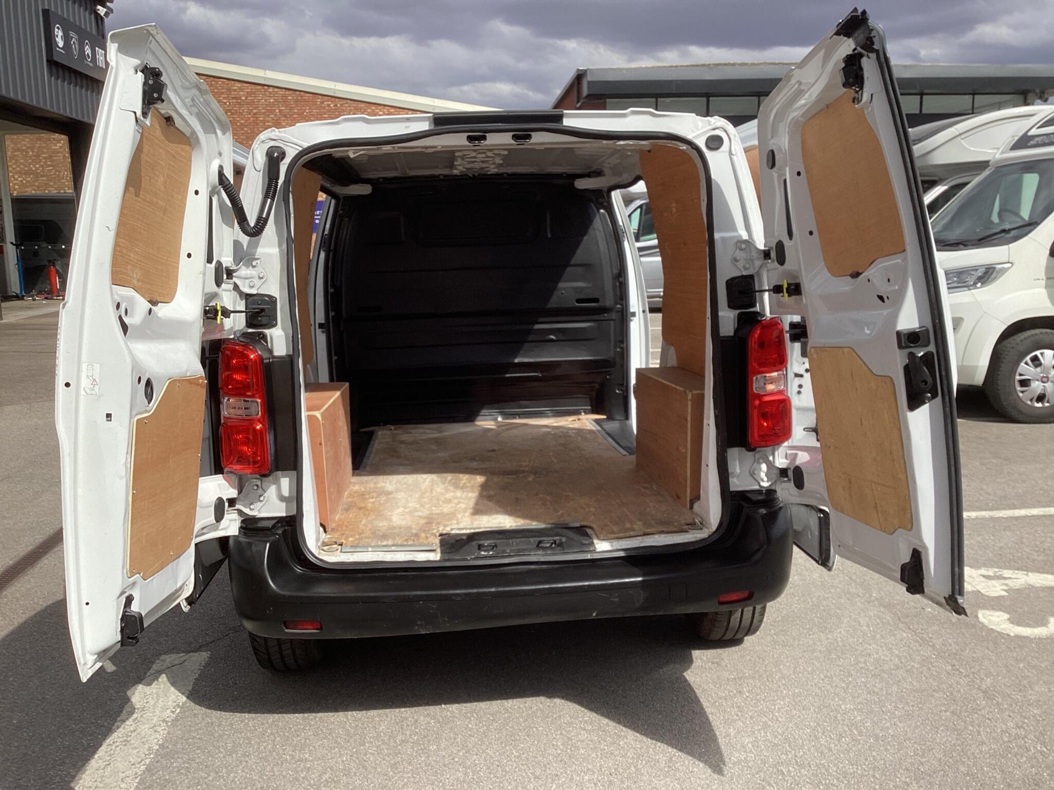 Peugeot Expert - Image 15