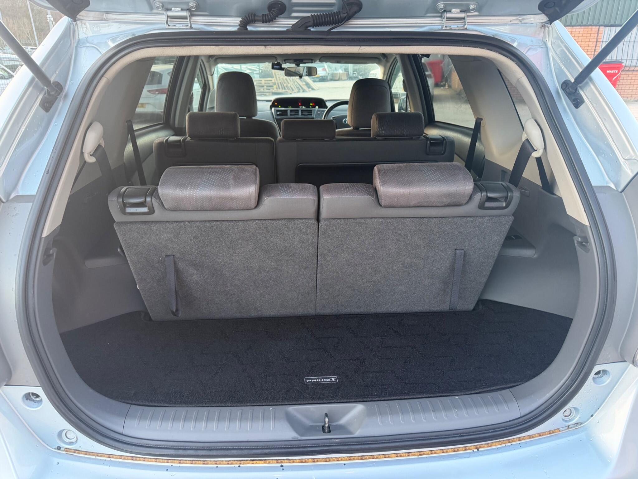 Toyota Prius+ - Image 15