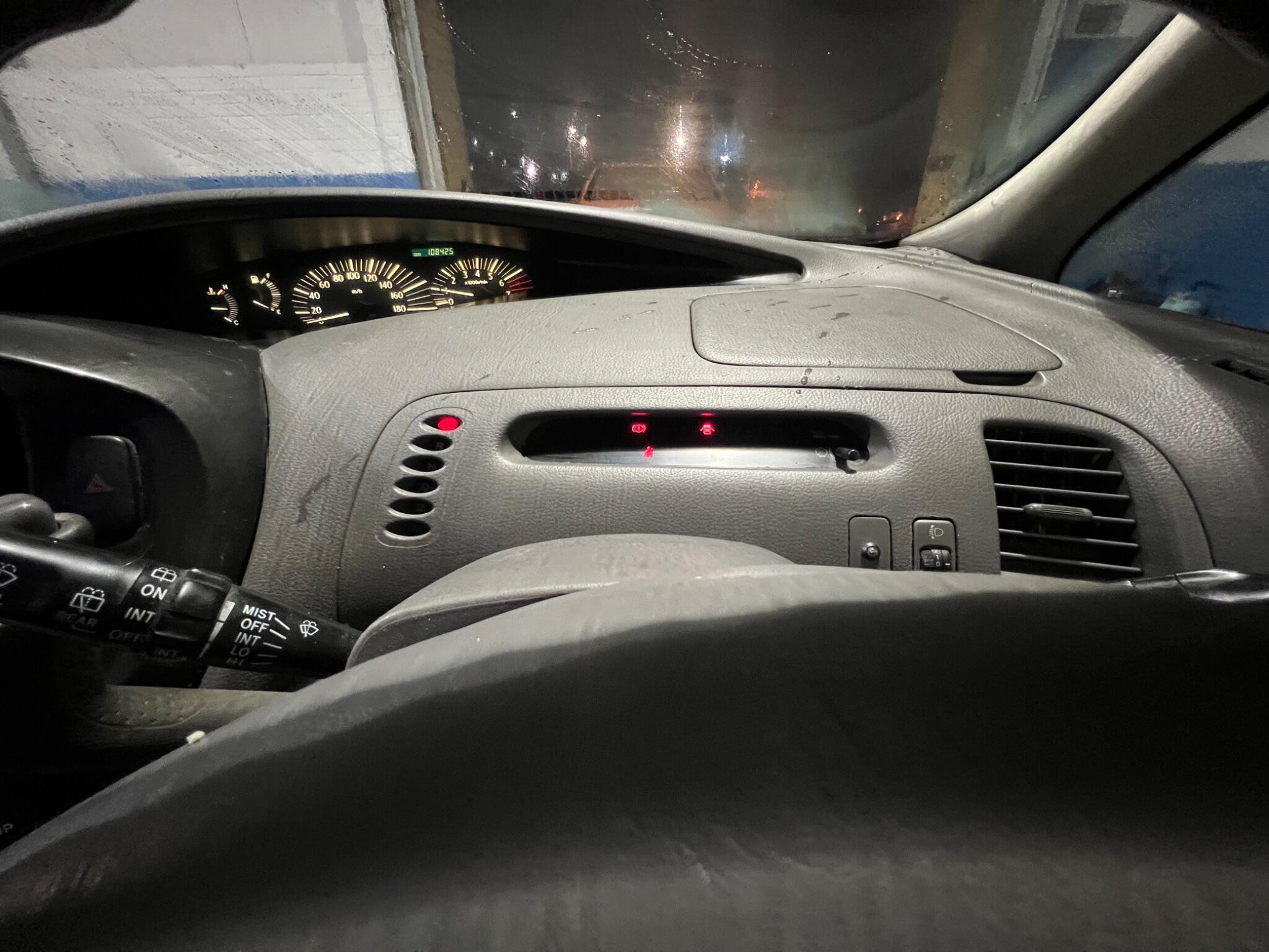 Toyota Estima - Image 26