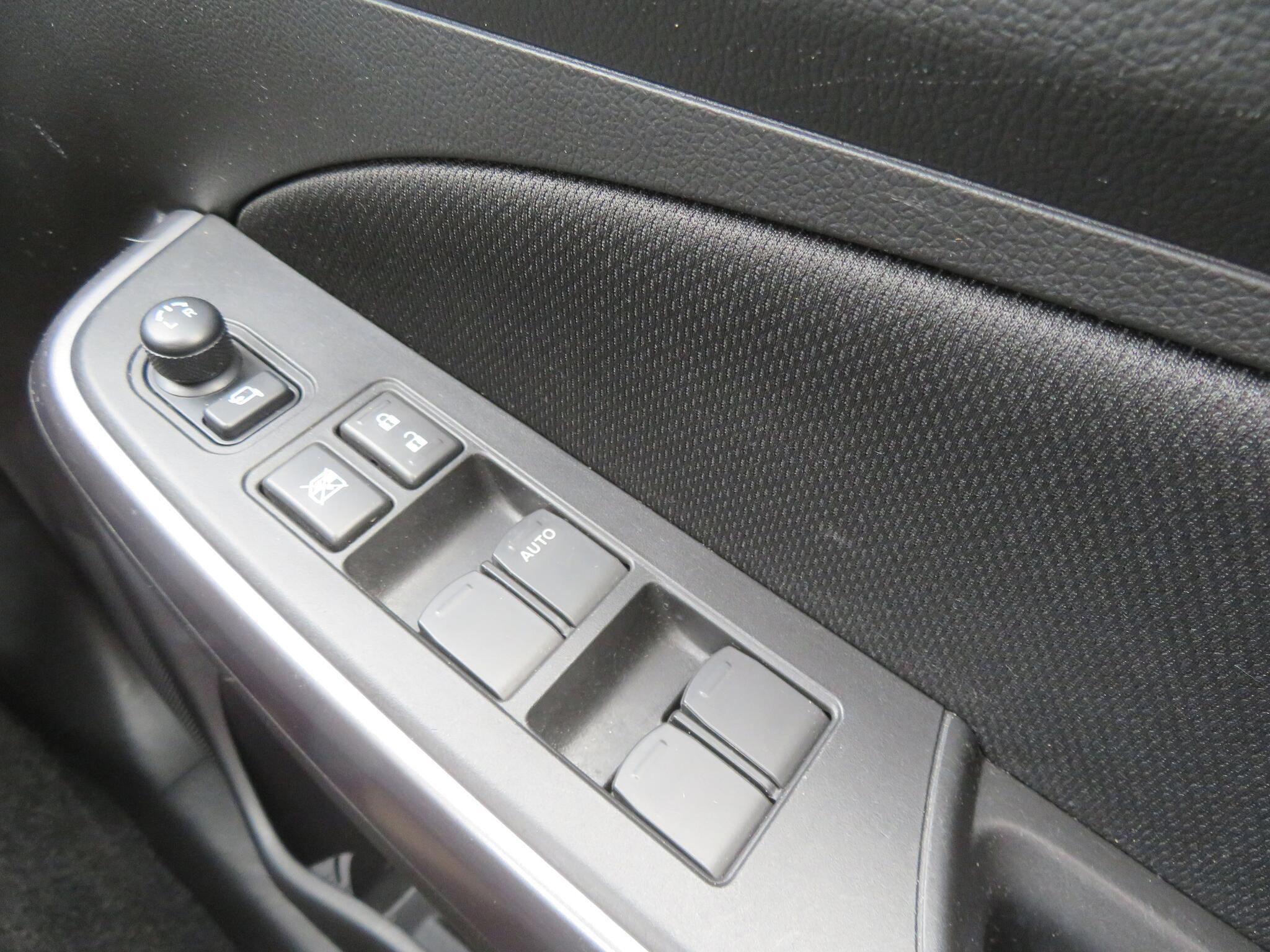 Suzuki Swift - Image 19
