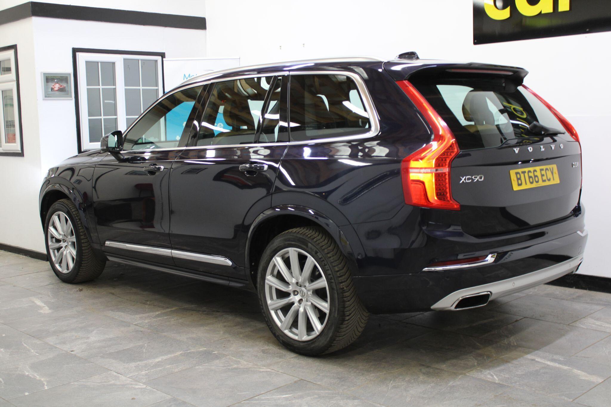 Volvo XC90 - Image 11