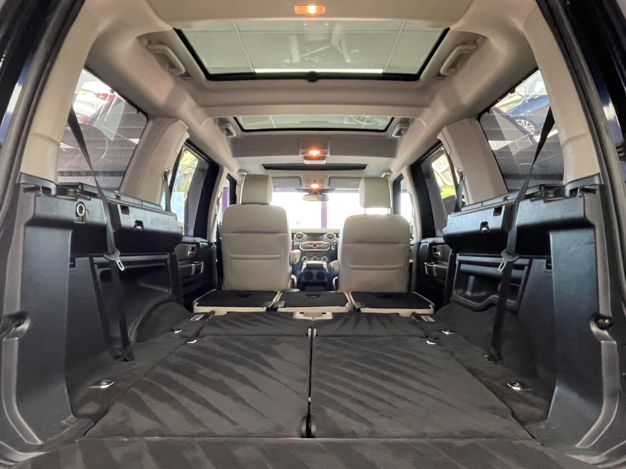 Land Rover DISCOVERY 4 - Image 18