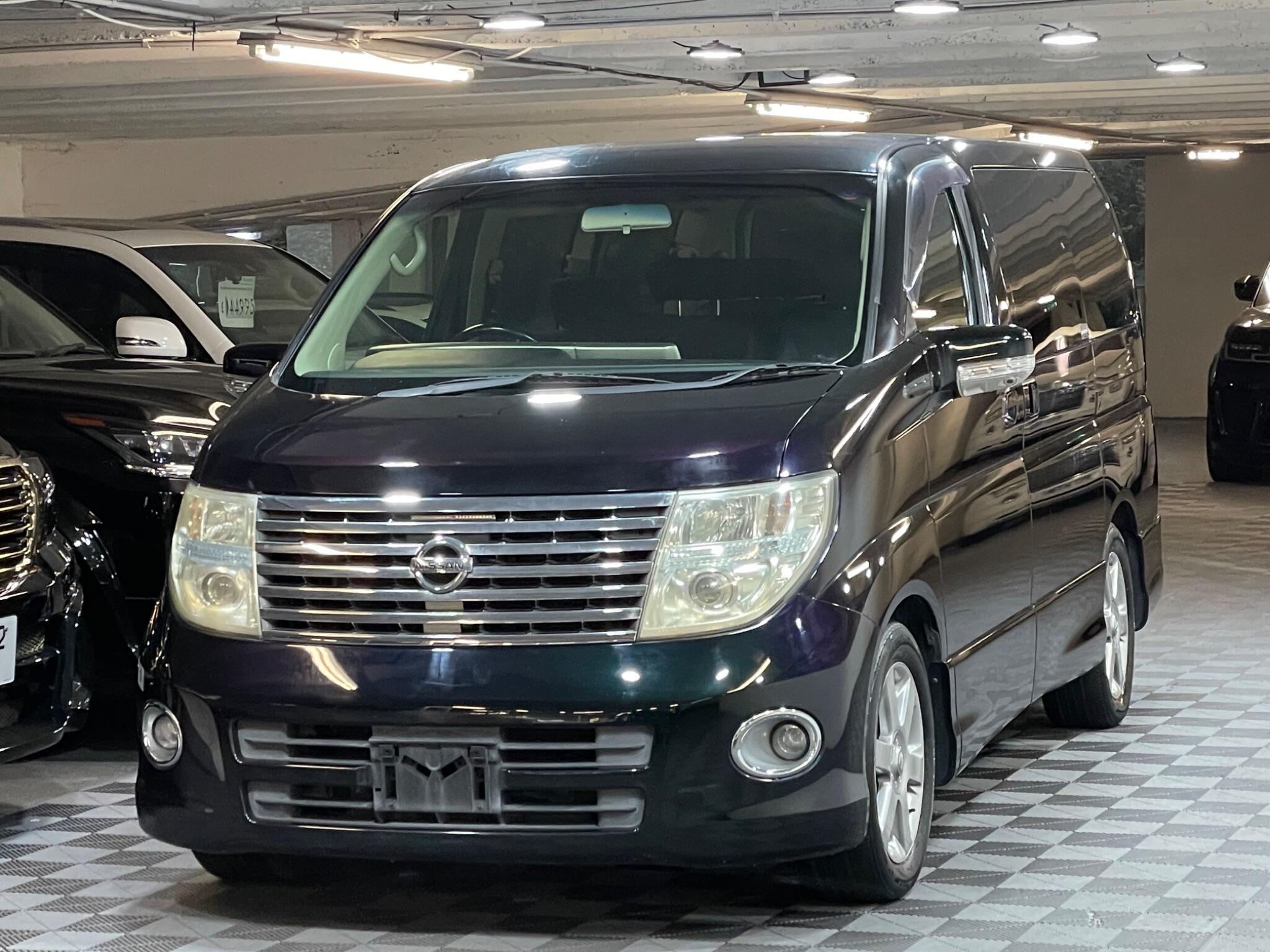 Nissan Elgrand - Image 6