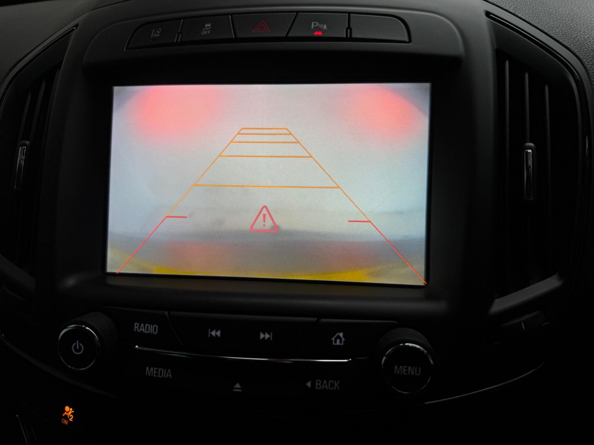 Vauxhall Insignia - Image 18