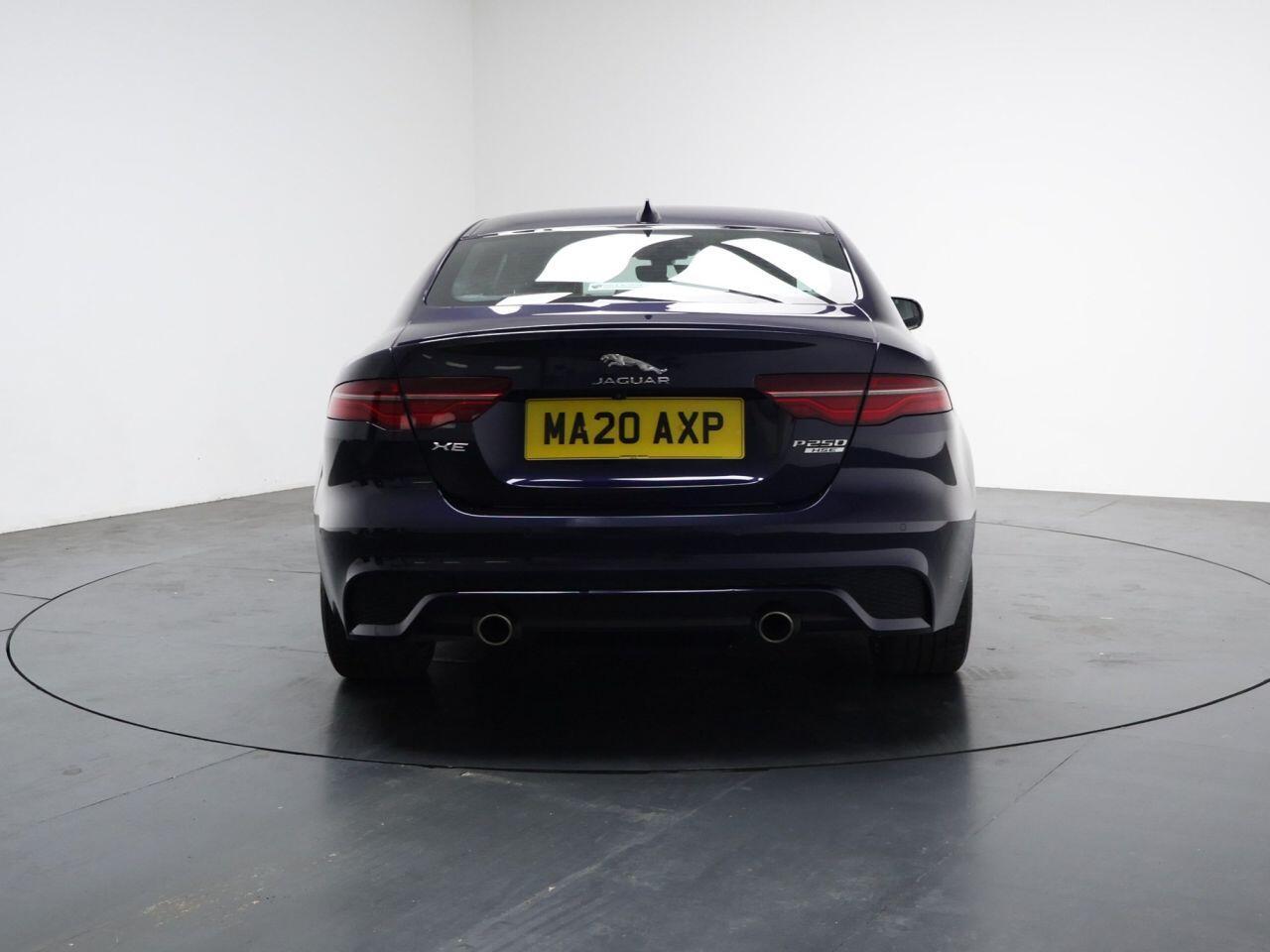 Jaguar XE - Image 11