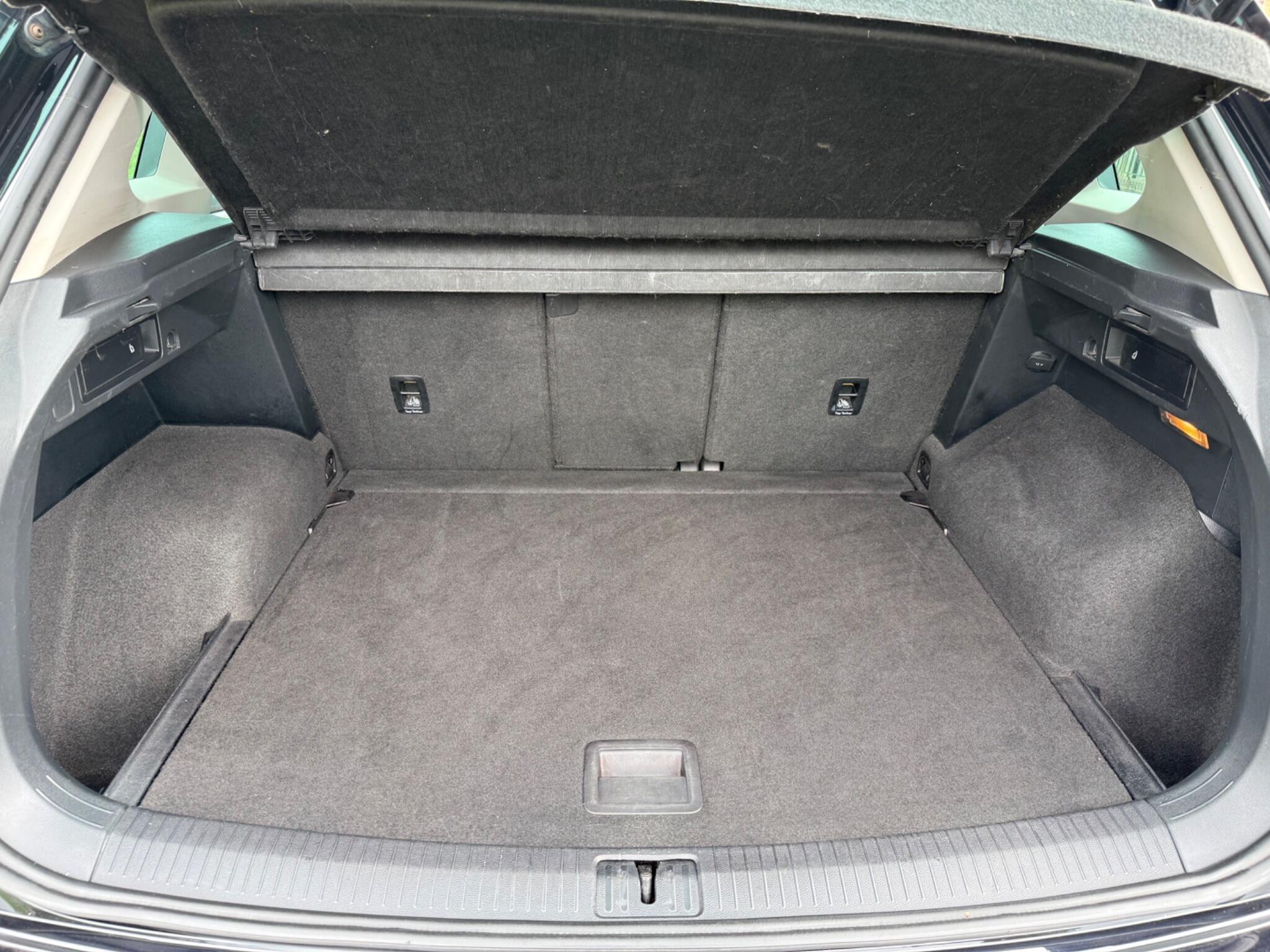 Volkswagen Tiguan - Image 16