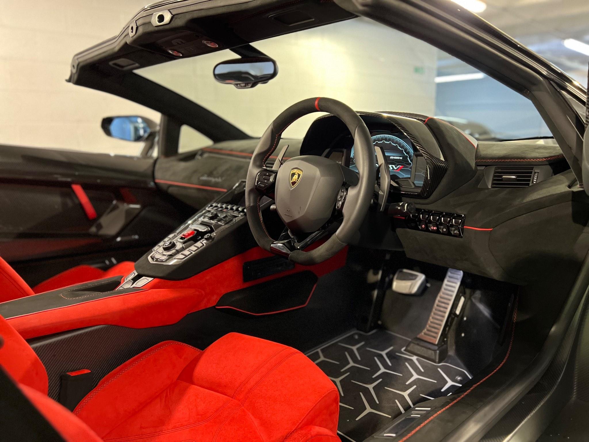 Lamborghini Aventador - Image 9