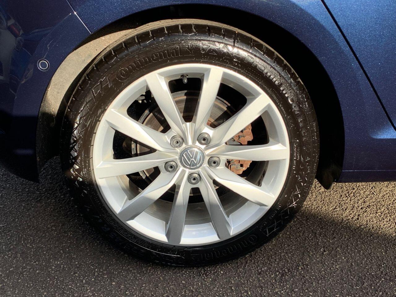 Volkswagen Golf - Image 12