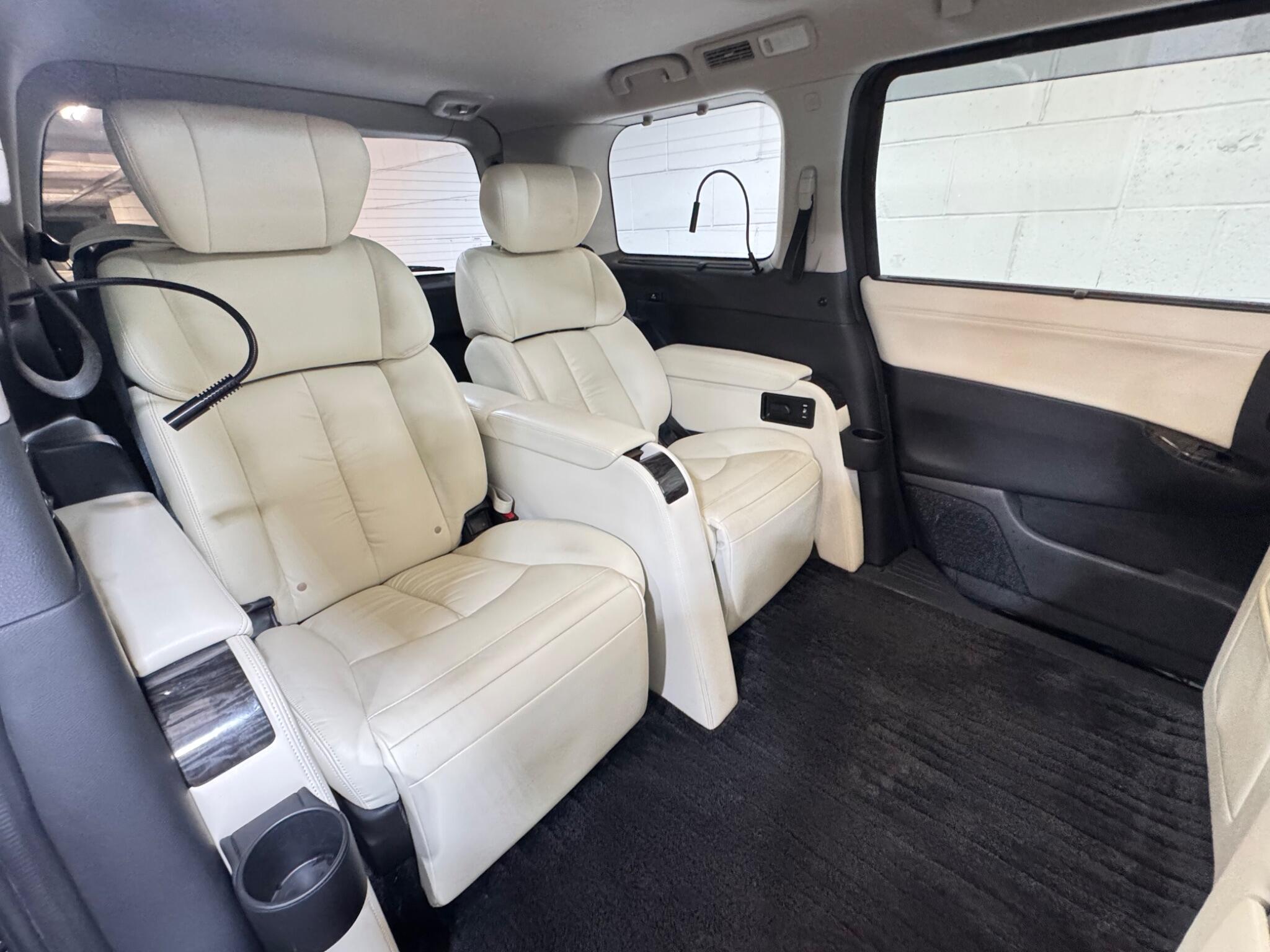 Nissan Elgrand - Image 12