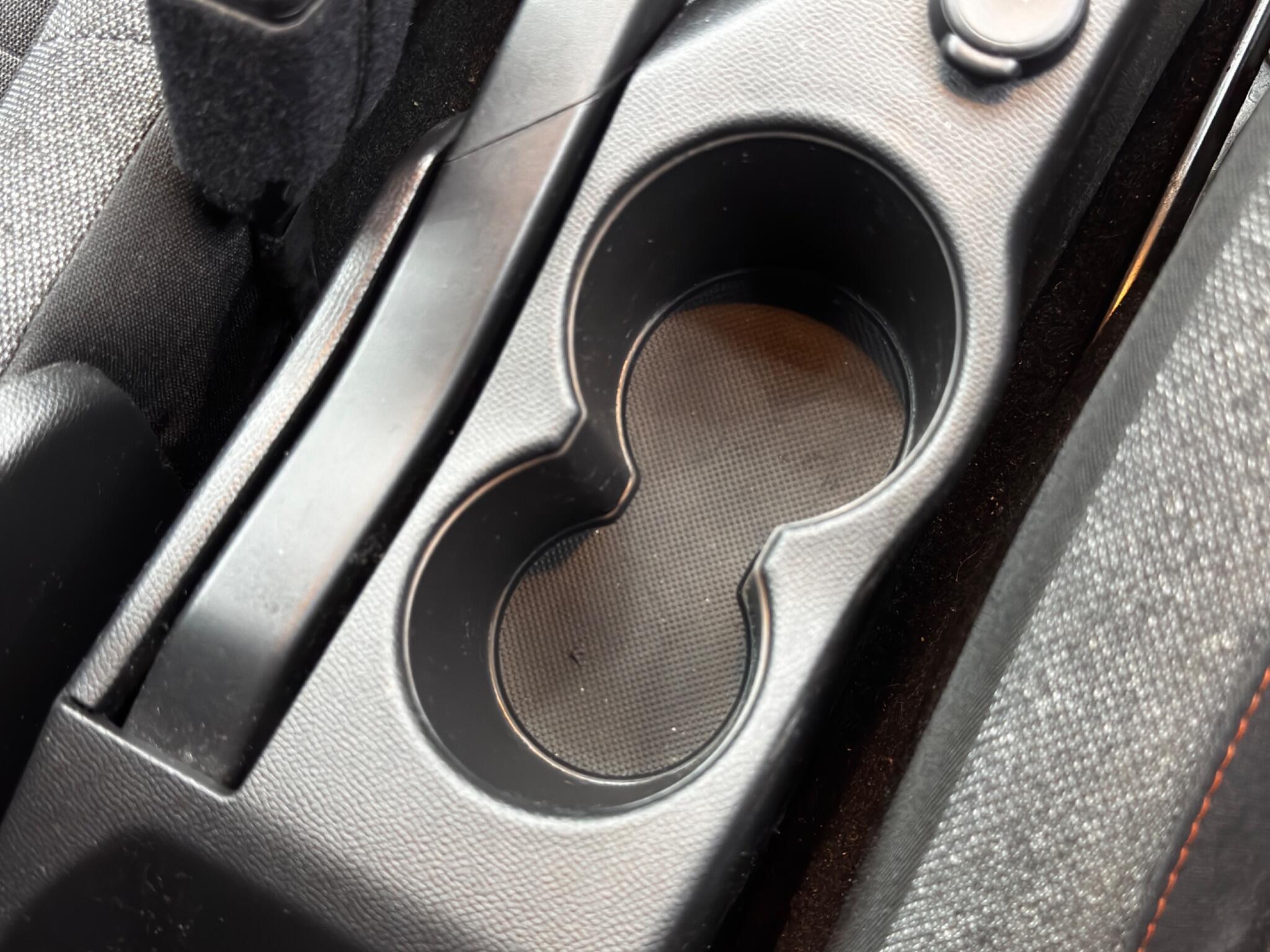 Peugeot 208 - Image 25