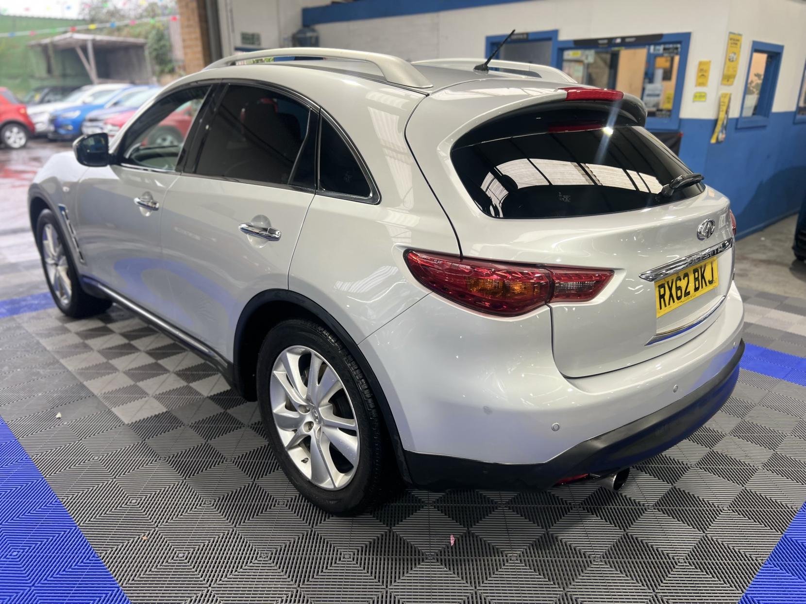 Infiniti FX - Image 4
