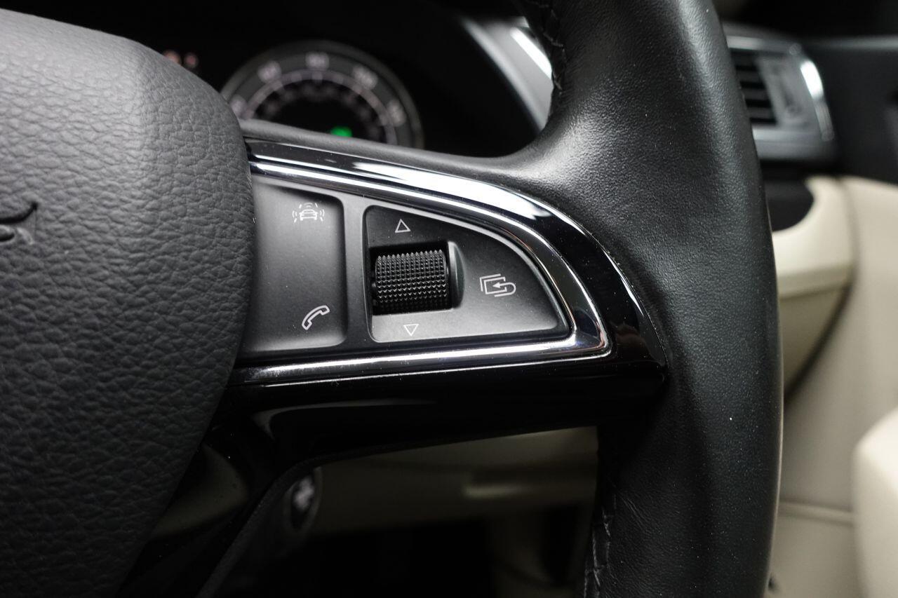 Skoda Superb - Image 44