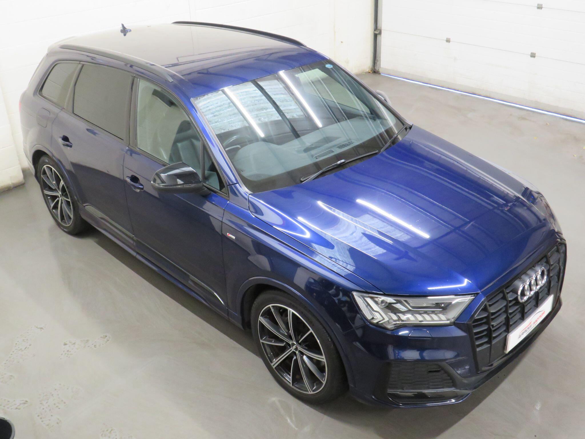 Audi Q7 - Image 13