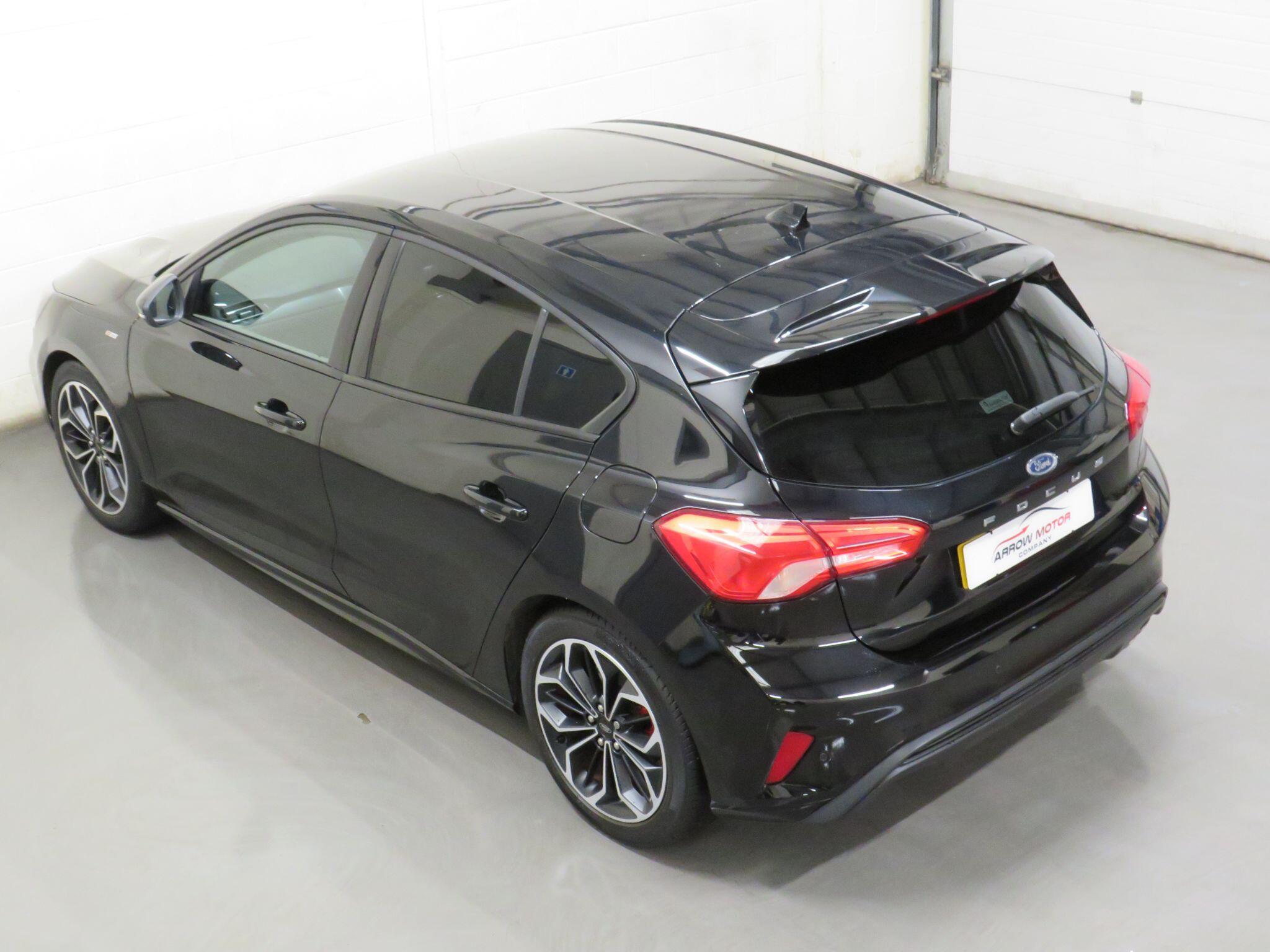 Ford Focus - Image 10
