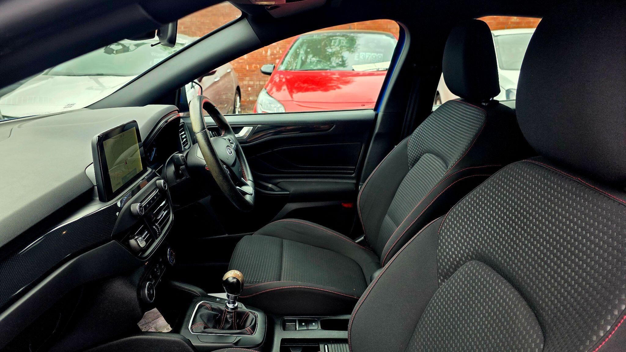 Ford Focus - Image 14
