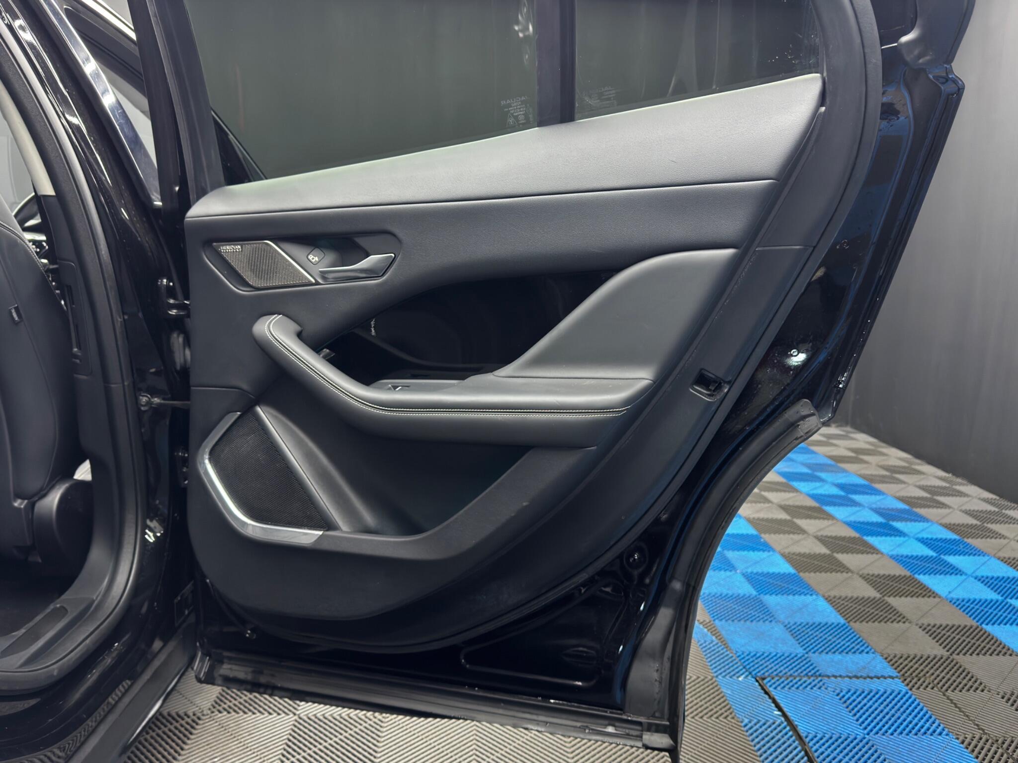 Jaguar I-Pace - Image 43