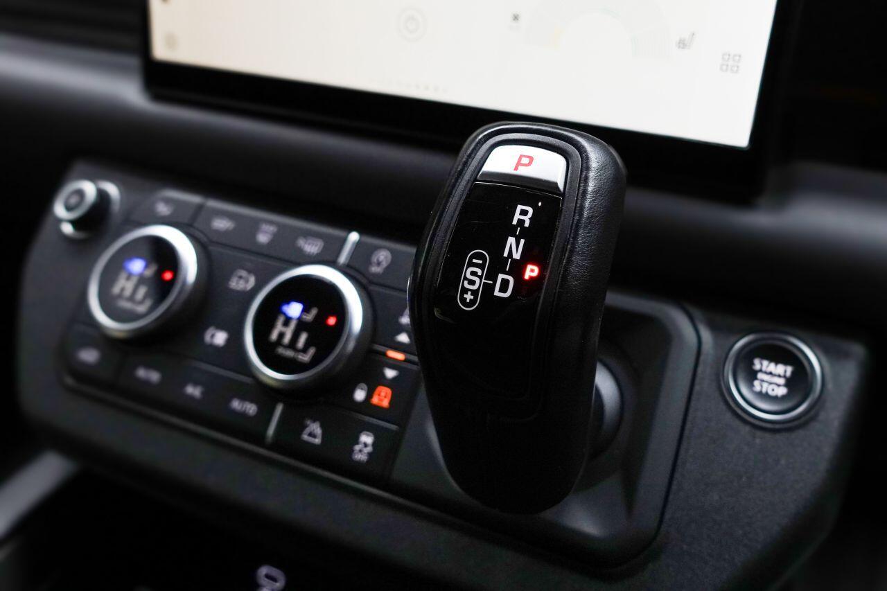 Land Rover Defender 110 - Image 78