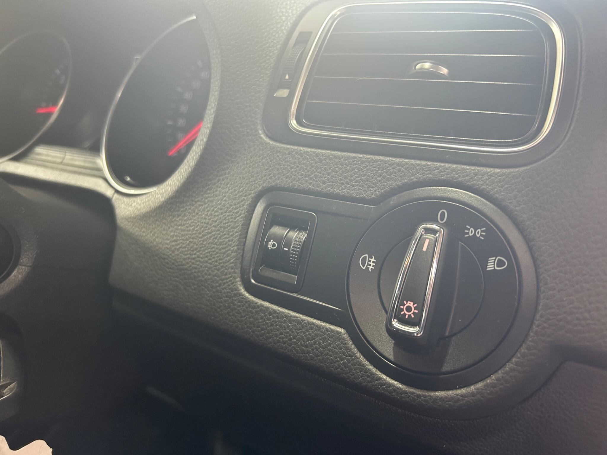 Volkswagen Polo - Image 27