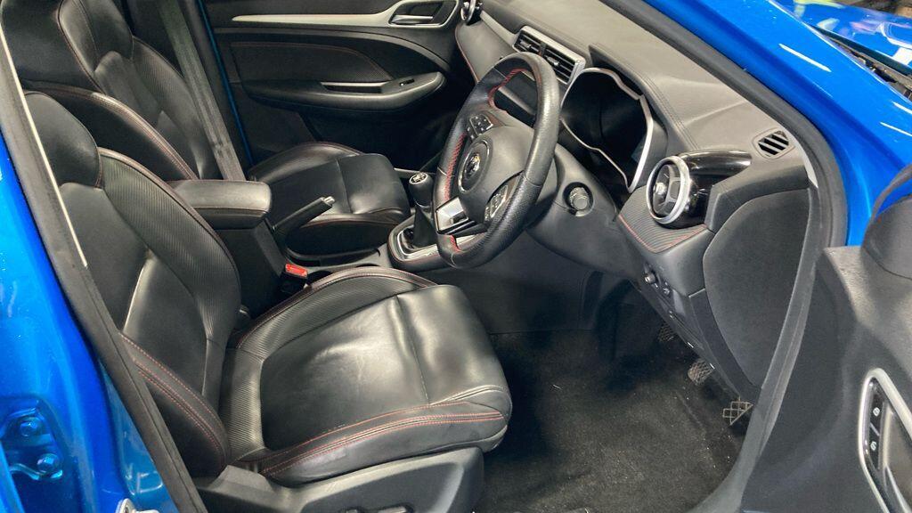 MG MG ZS - Image 2