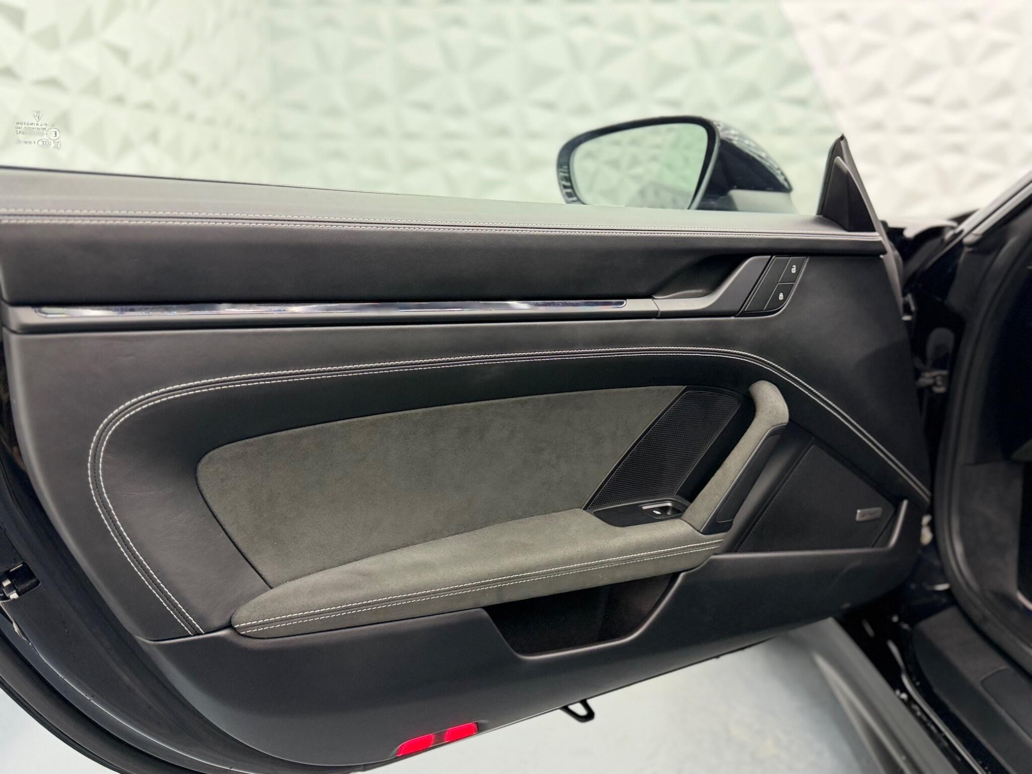 Porsche 911 - Image 31