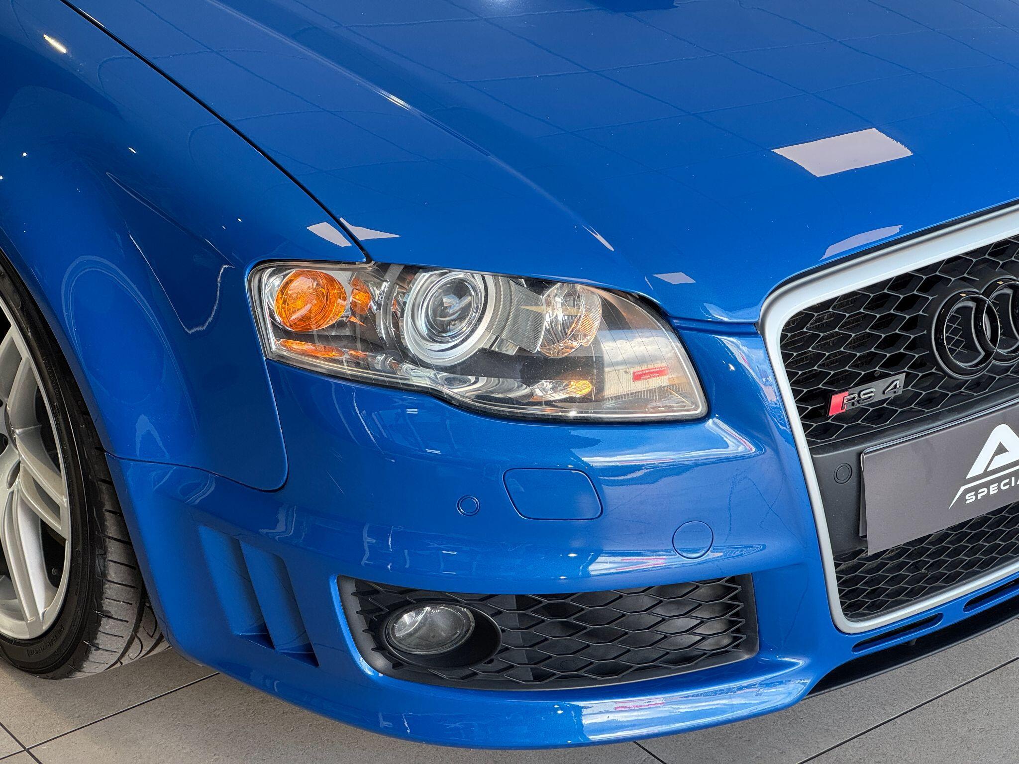 Audi RS4 - Image 8