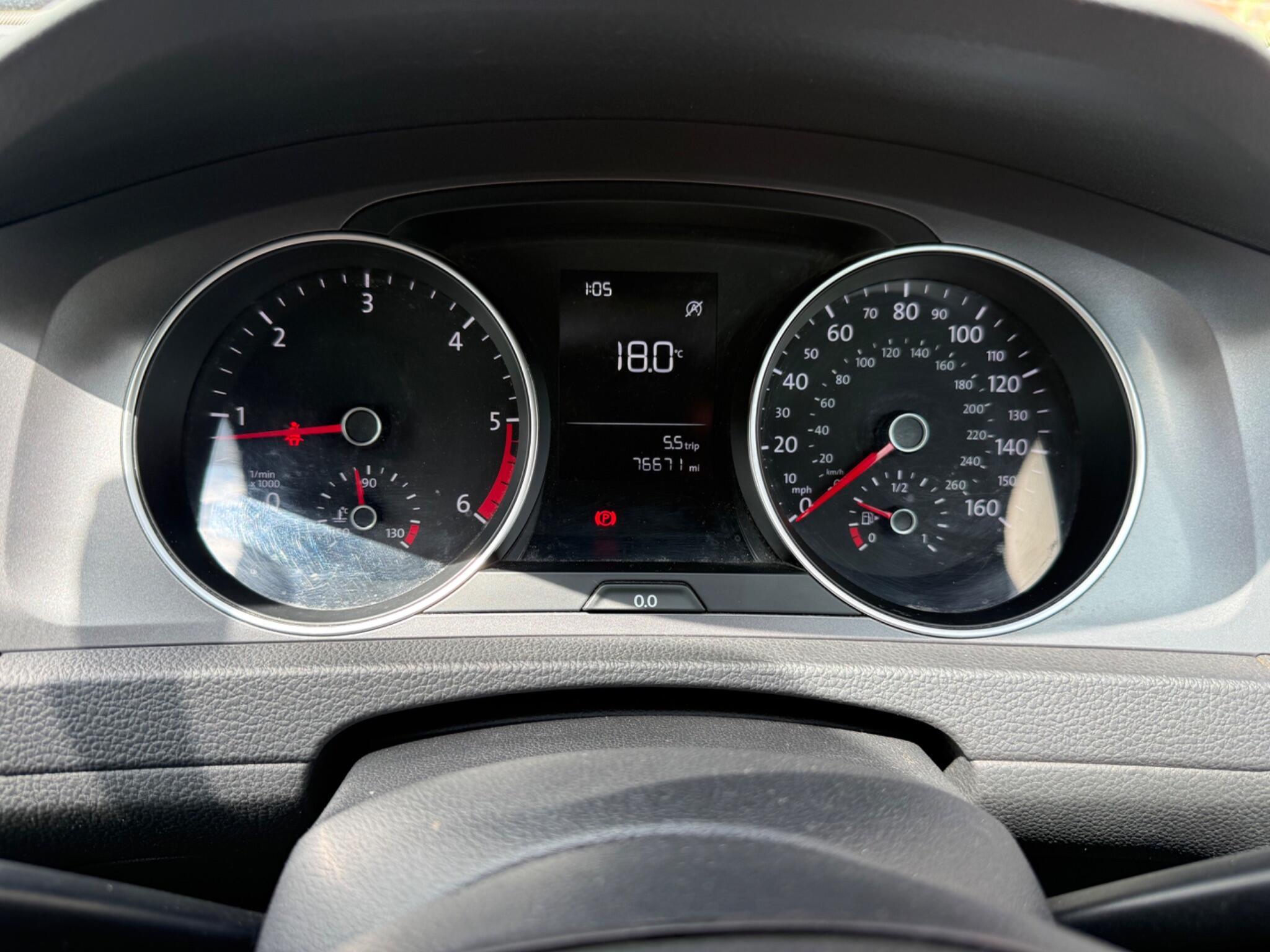 Volkswagen Golf - Image 9