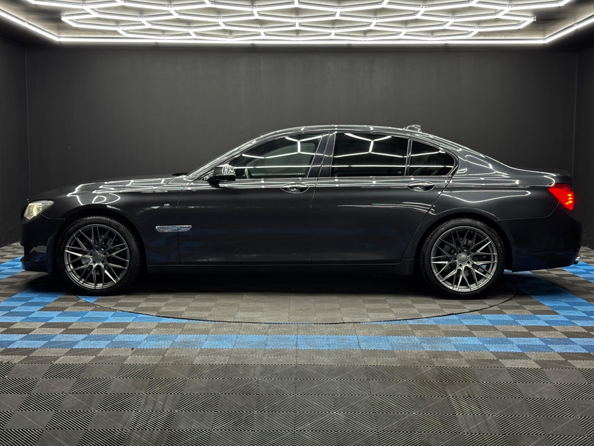 BMW 7 Series - Image 8