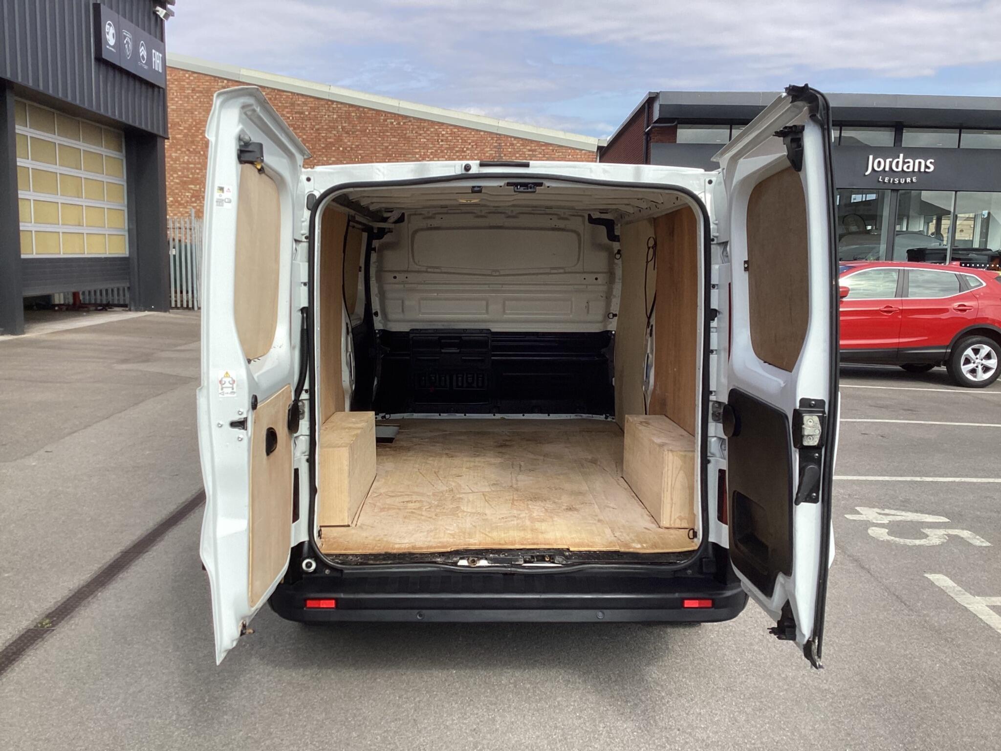 Renault Trafic - Image 13