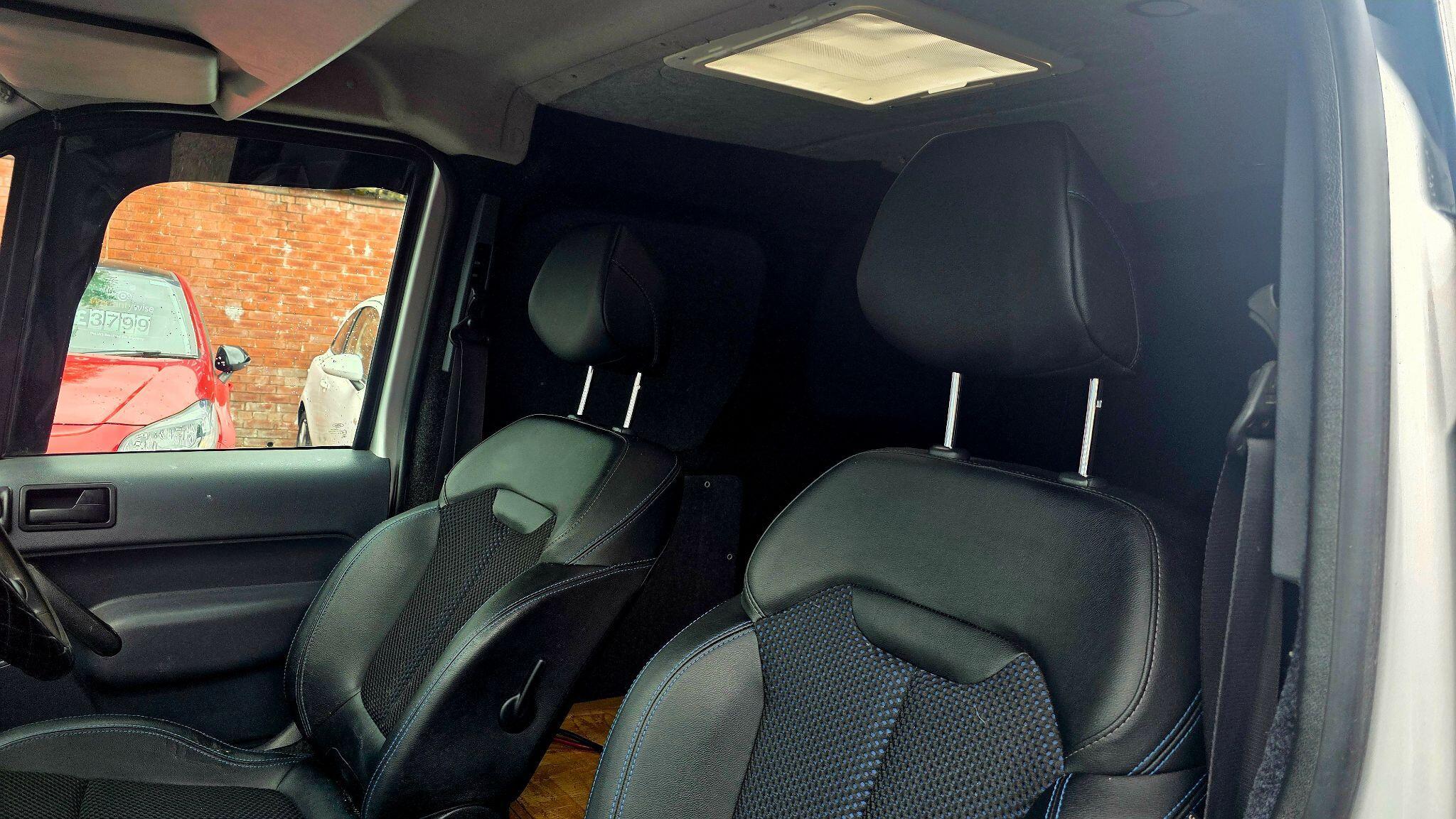 Ford Transit Connect - Image 15