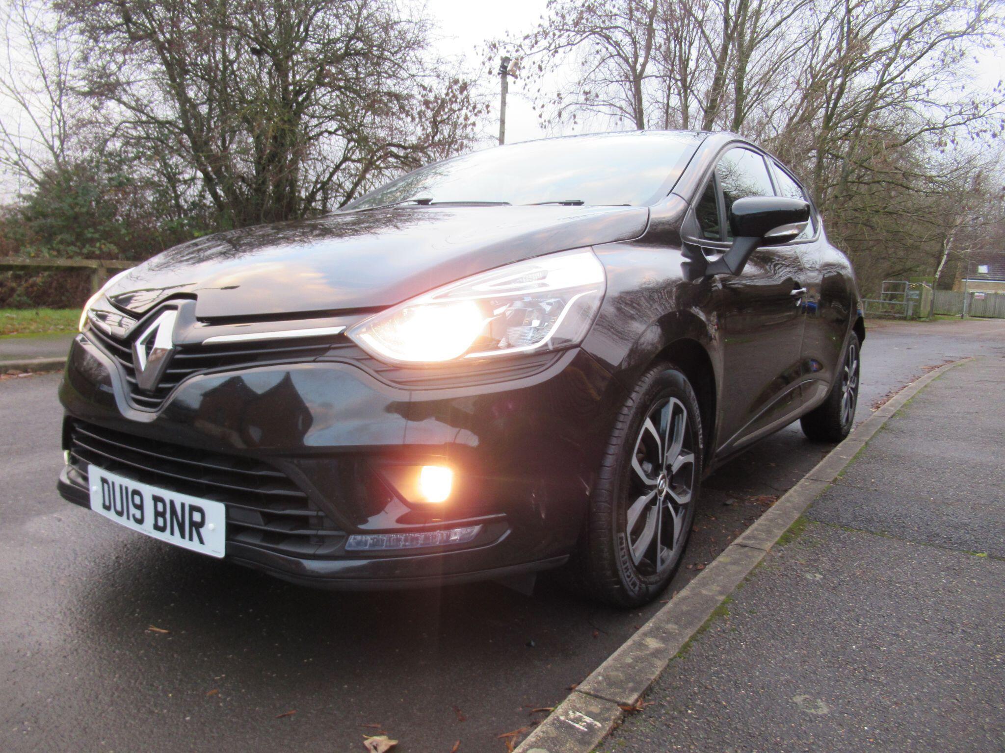 Renault Clio - Image 8