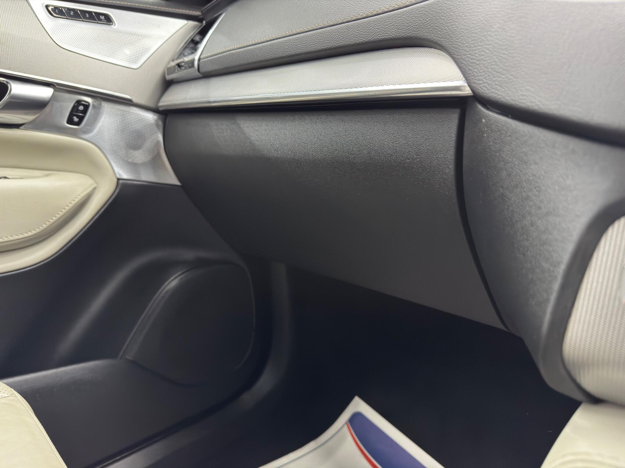 Volvo XC90 - Image 41